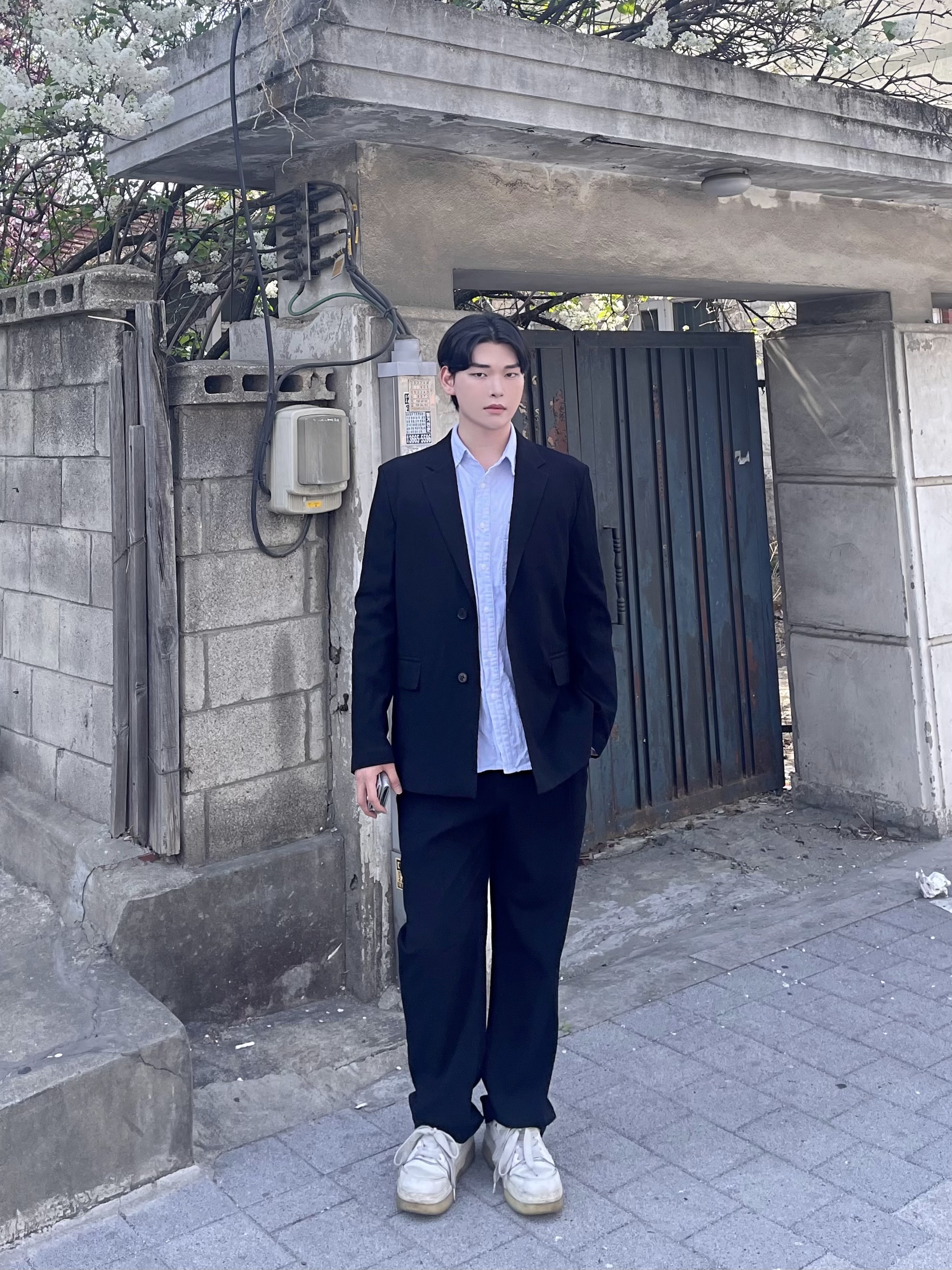TNGT Kinoshita Seersucker Unconstructed Set-up Jacket Black 착용 스타일 - 3