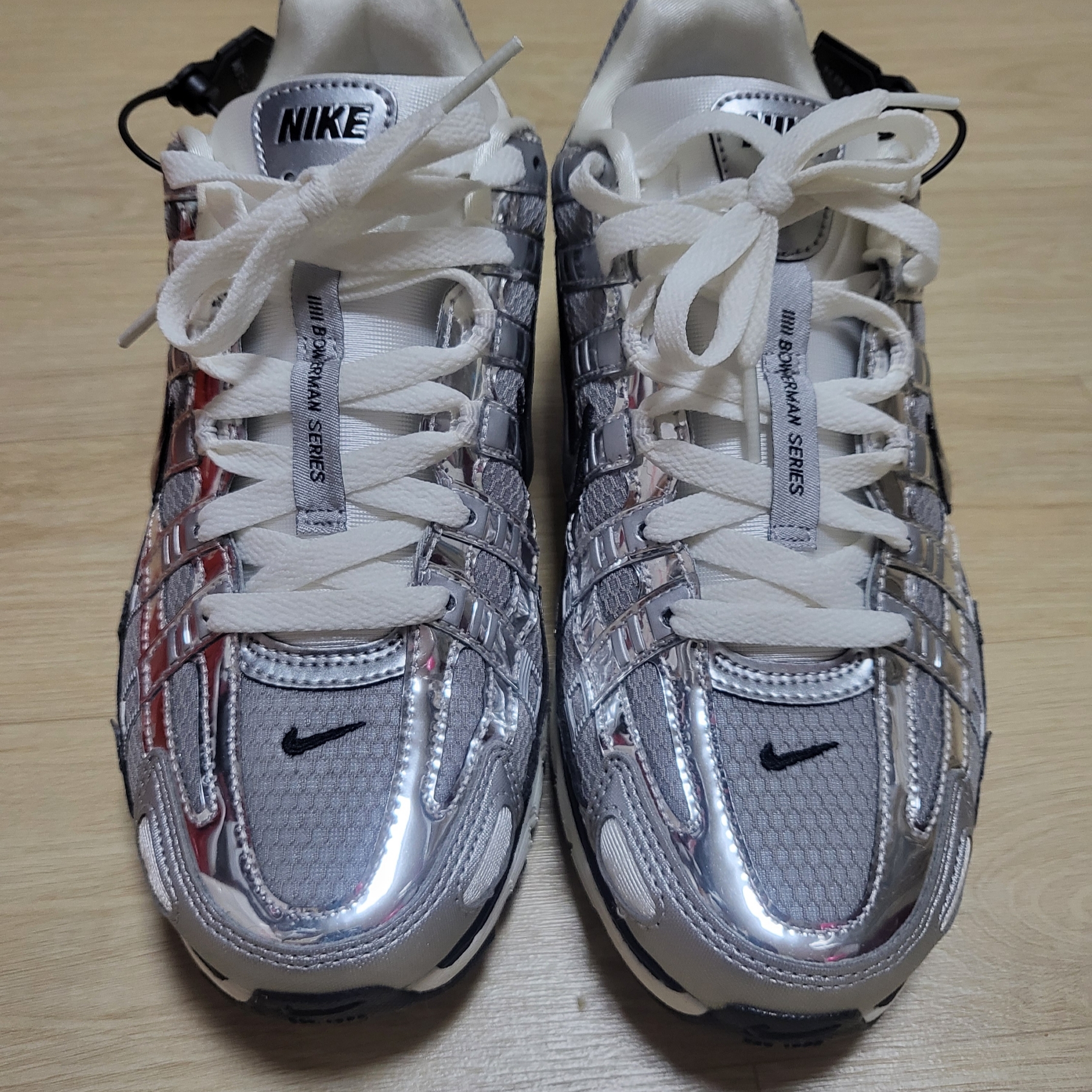 Nike P-6000 Metallic Silver 착용 스타일 - 2