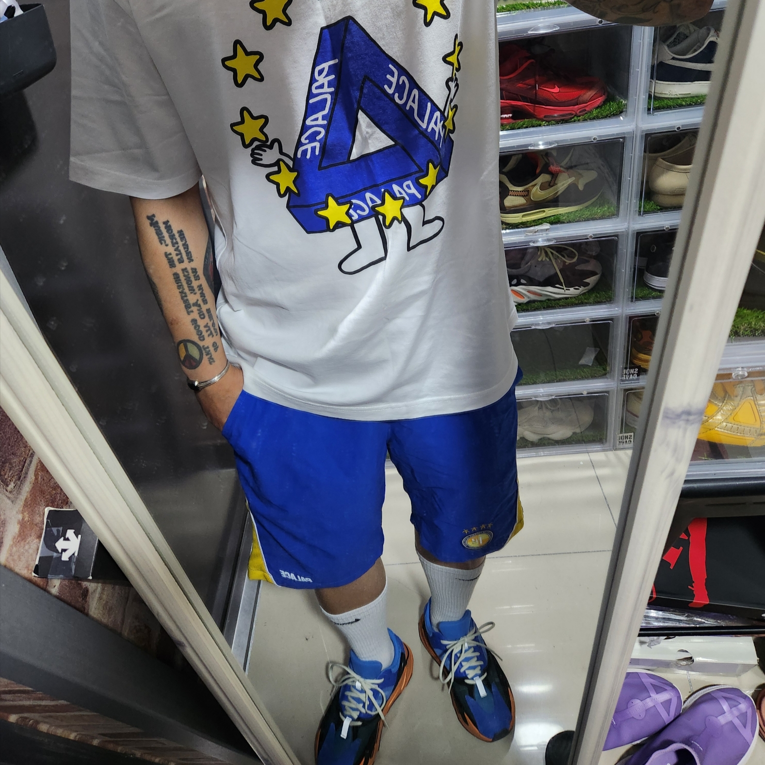 Palace Massimo Forza Shorts Ultra - 23SS, Palace Missing EU T-Shirt White - 23SS 착용 스타일 - 2