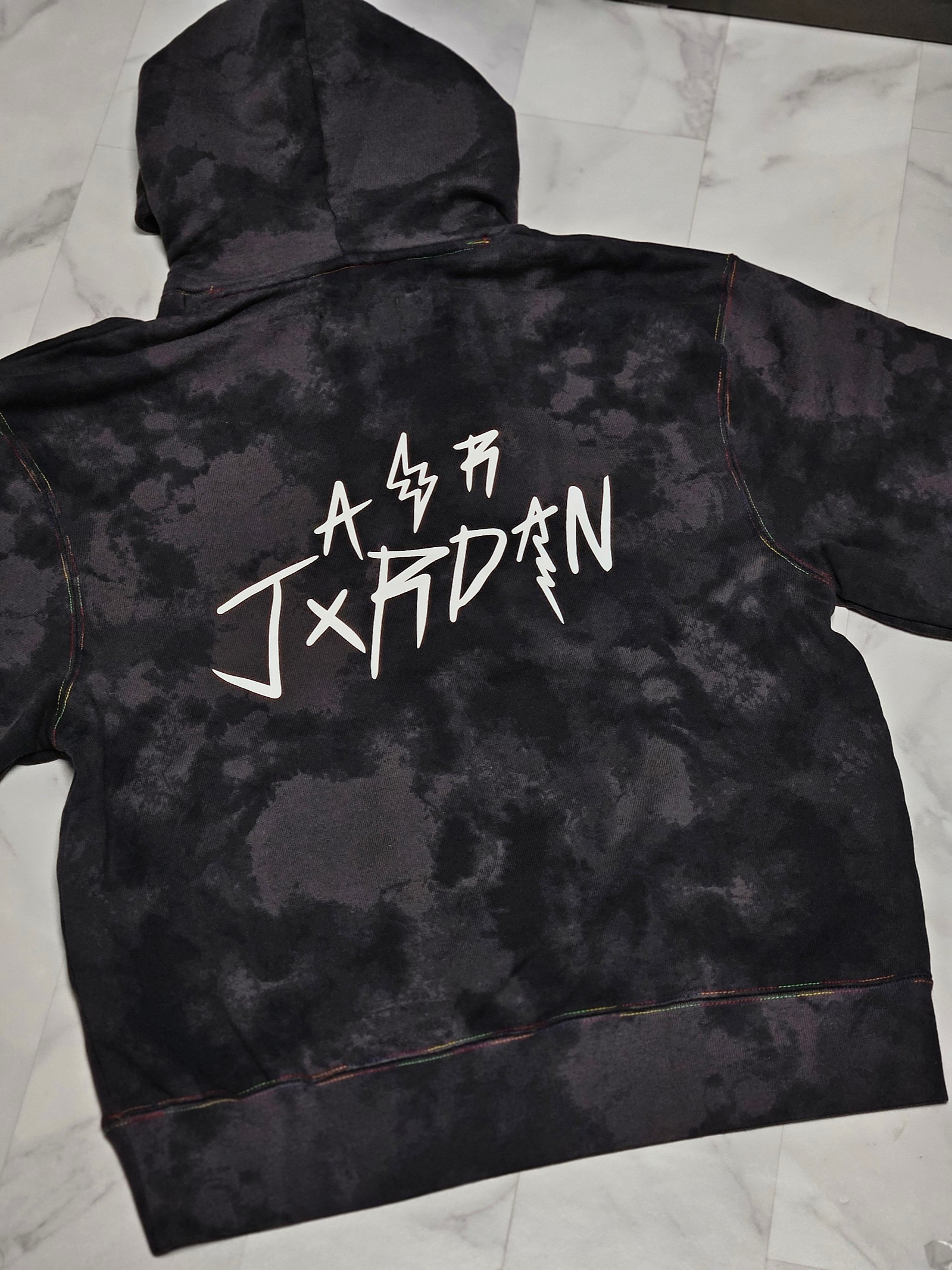 Jordan x J Balvin Hoodie Black - Asia 착용 스타일 - 5