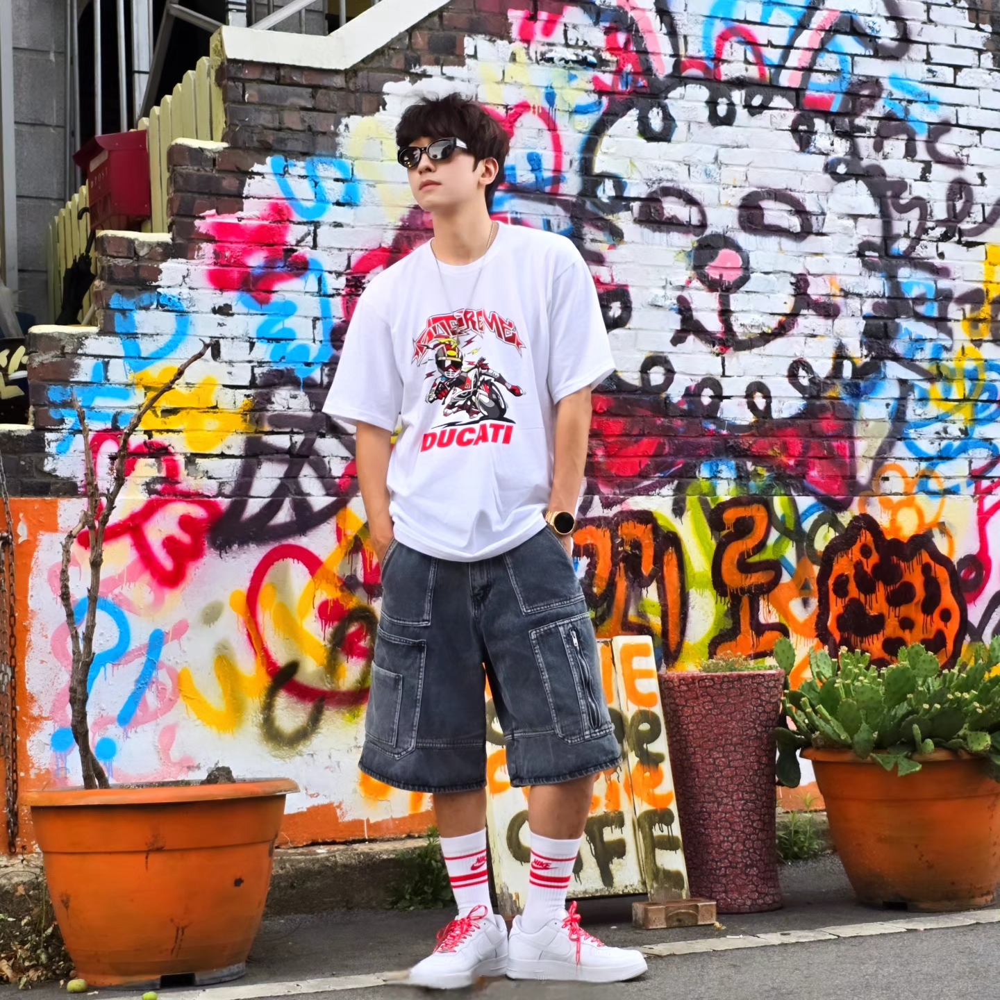 Supreme x Ducati Bike T-Shirt White - 24SS, Nike x Supreme Air Force 1 Low White 착용 스타일 - 8