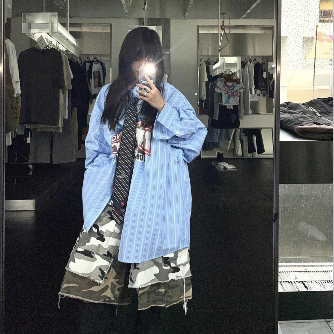 Project G/R x MFM333. Layered Skirt Camo Cargo Shorts Multi Camo 착용 스타일