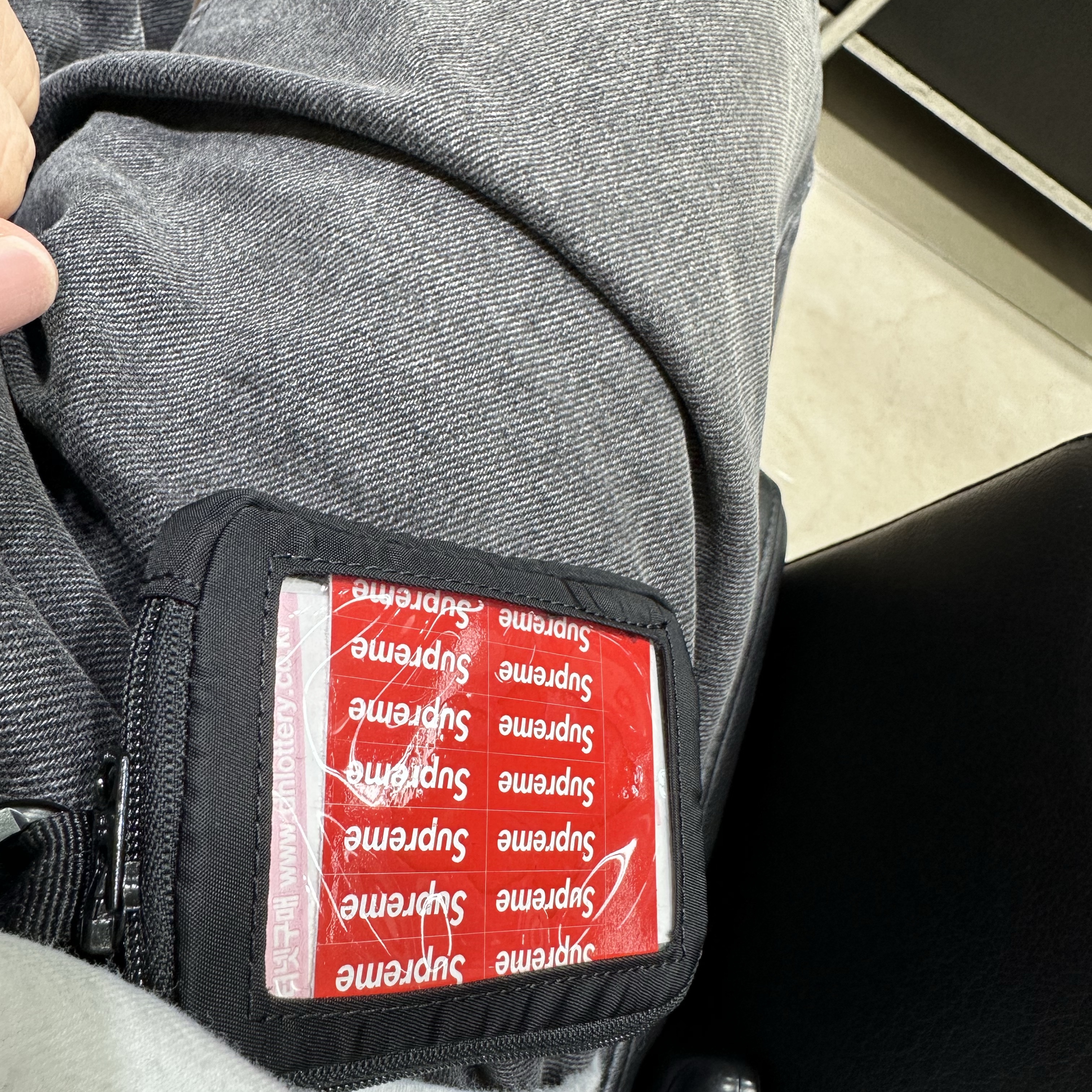 Human Made Military Card Case Black 착용 스타일