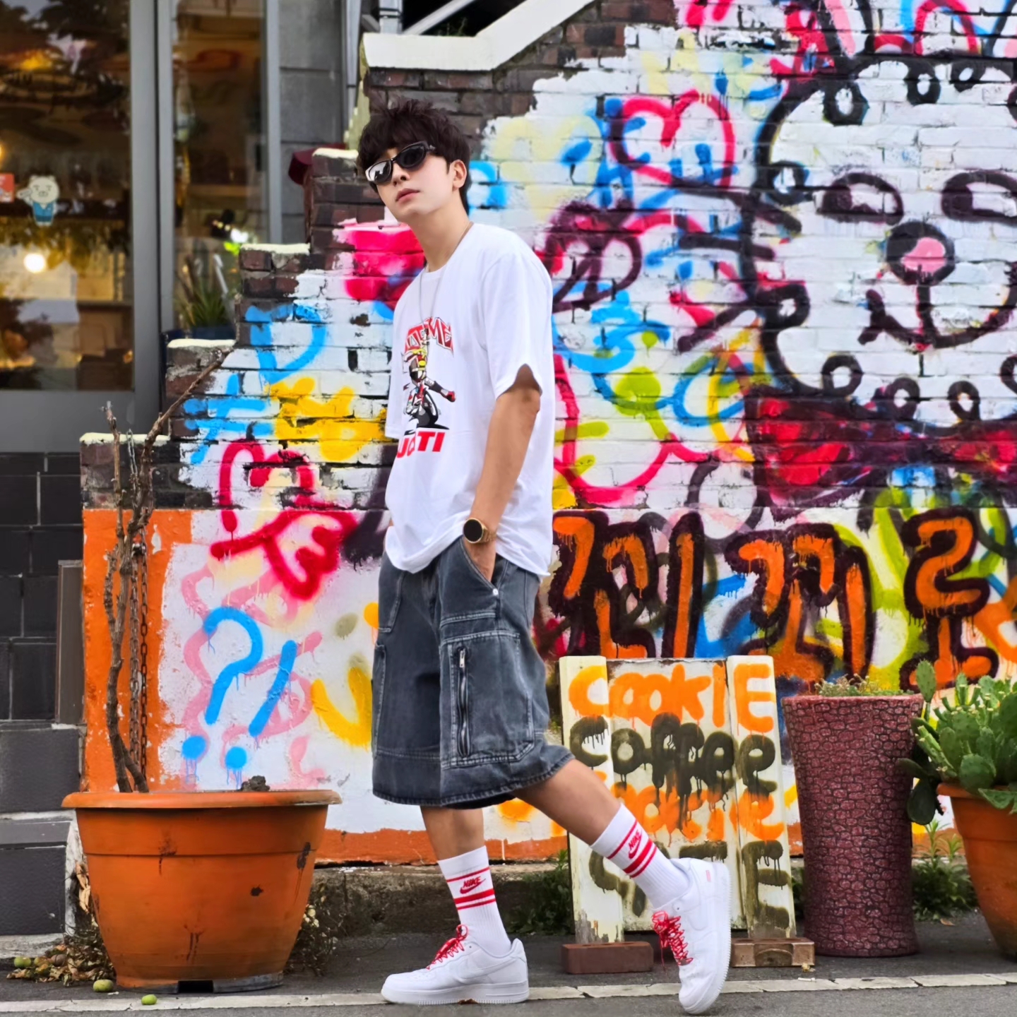 Supreme x Ducati Bike T-Shirt White - 24SS, Nike x Supreme Air Force 1 Low White 착용 스타일 - 6