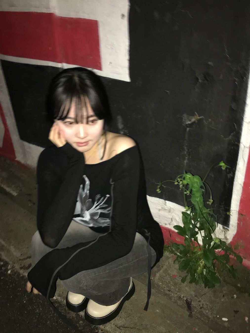 Elfelfelf Archives Women Lily Scarf Top Black, Elfelfelf Archives Women Lily Scarf Top Ivory 착용 스타일