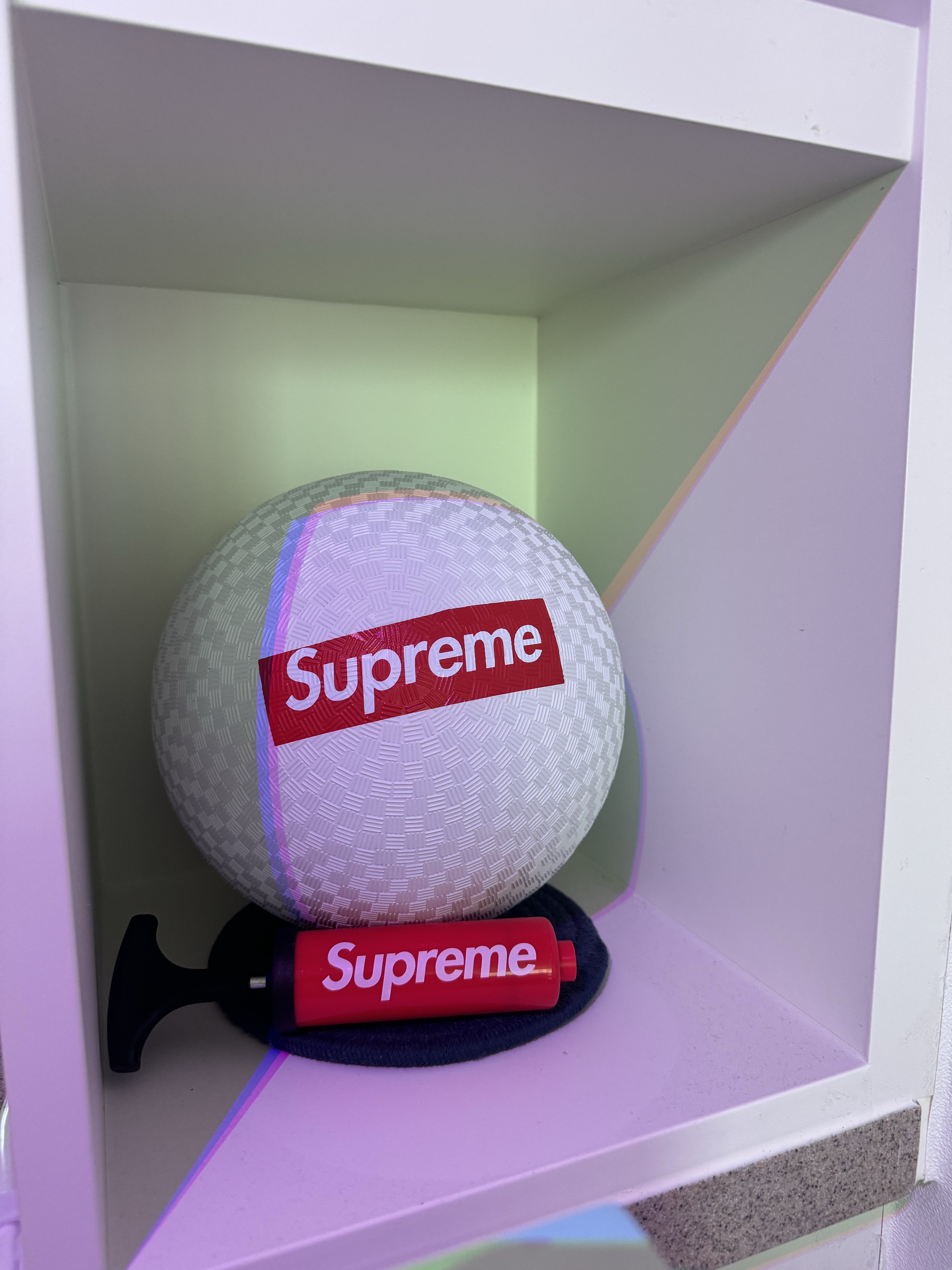 Supreme x Franklin Playground Ball White - 24SS 착용 스타일 - 1