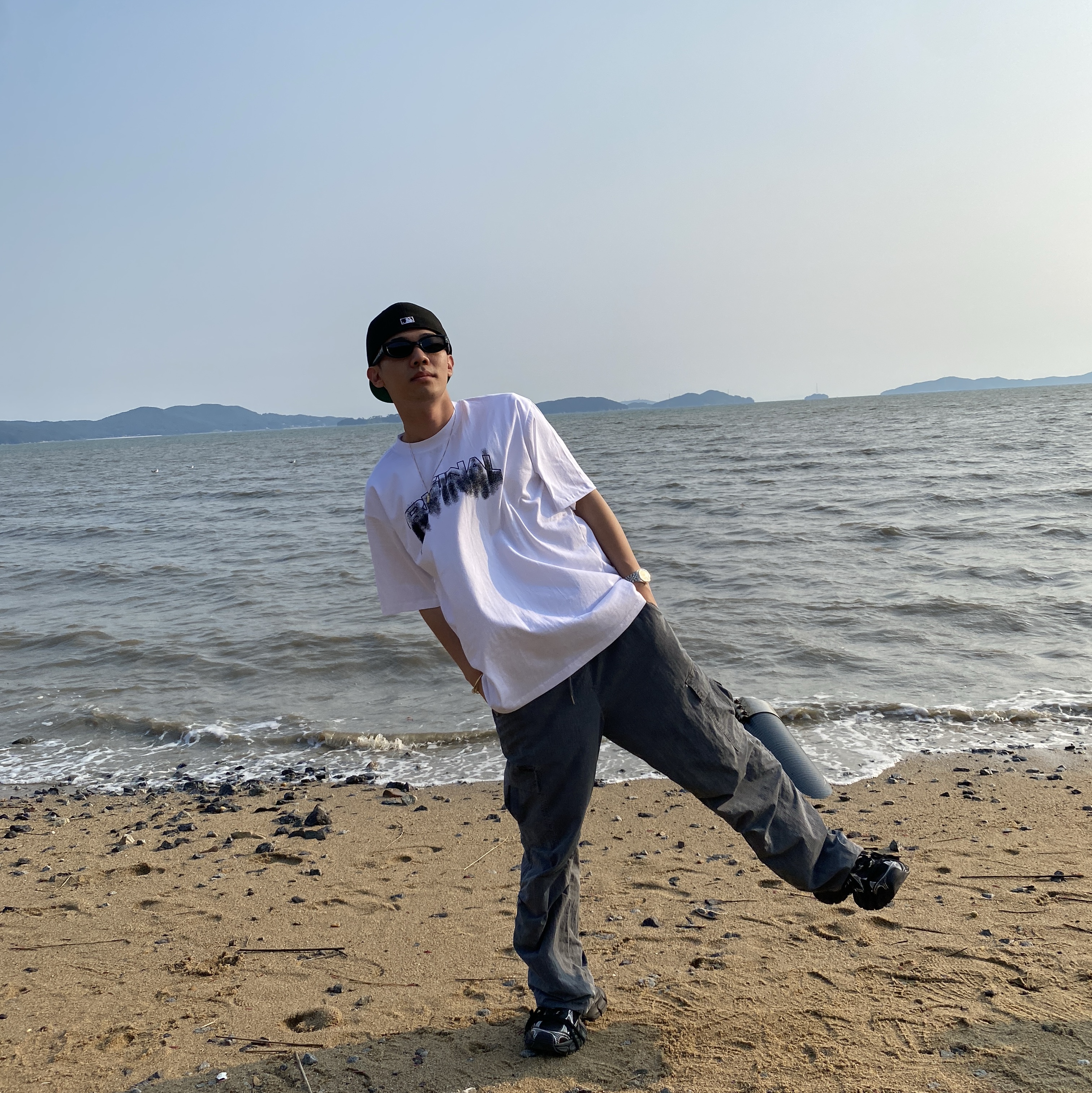 Balenciaga 3XL Sneakers Black White 착용 스타일 - 2