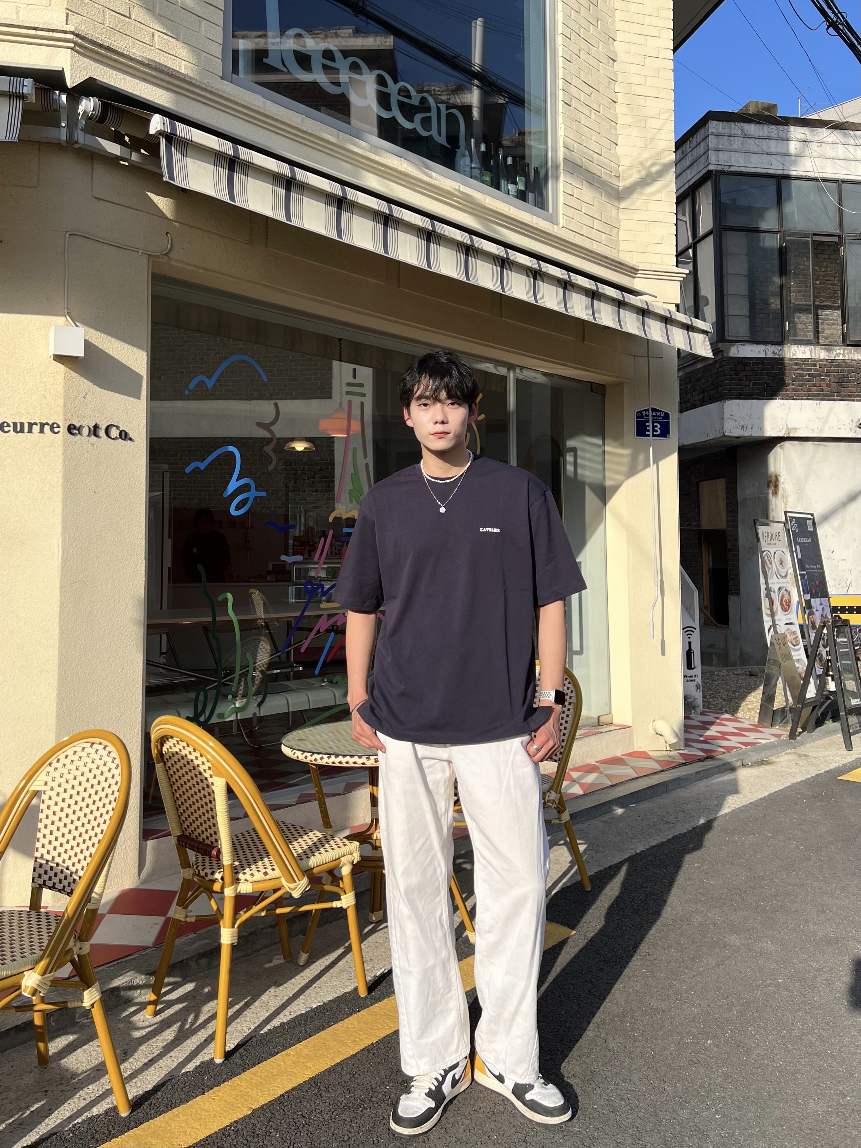 TNGT Semi-Over Fit Tiger Graphics Half T-Shirts Navy 착용 스타일 - 4