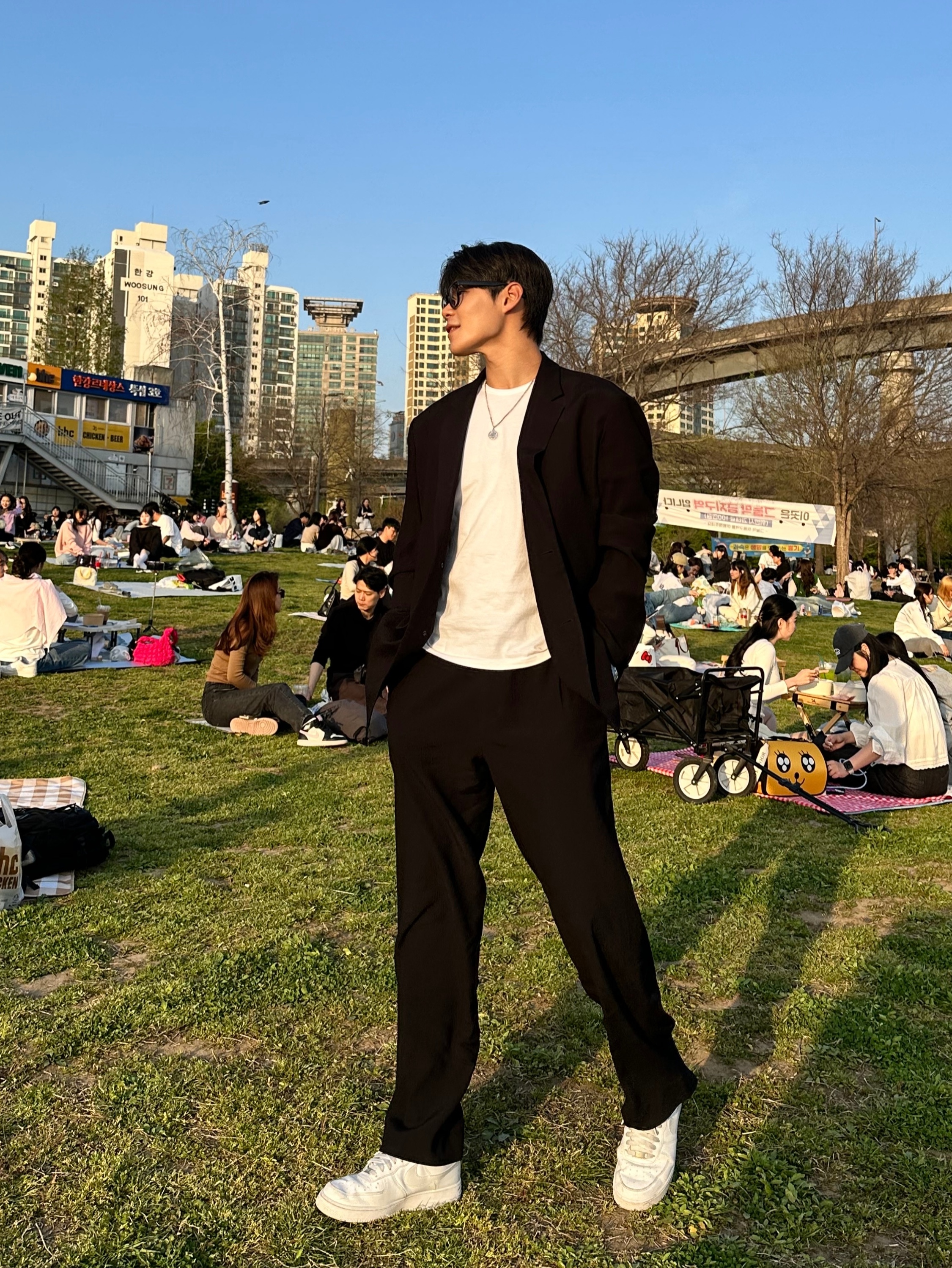 TNGT Kinoshita Seersucker Unconstructed Set-up Jacket Black 착용 스타일 - 4