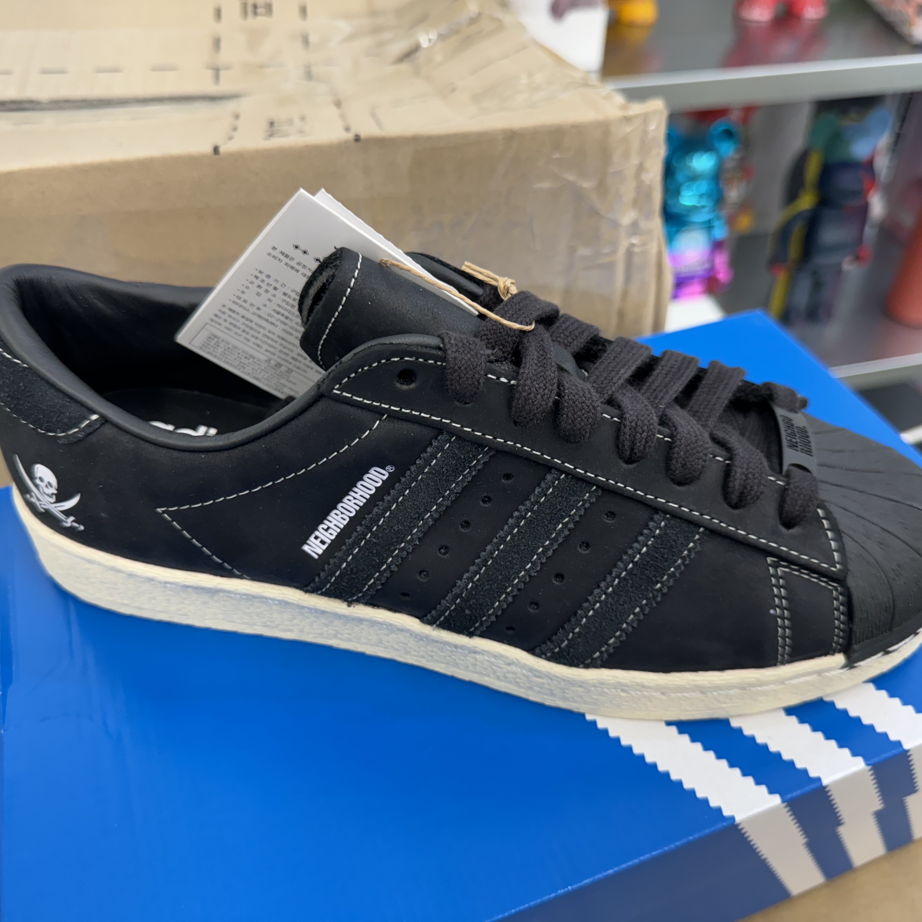 Adidas x Neighborhood Superstar N 2005 Core Black Cloud White 착용 스타일