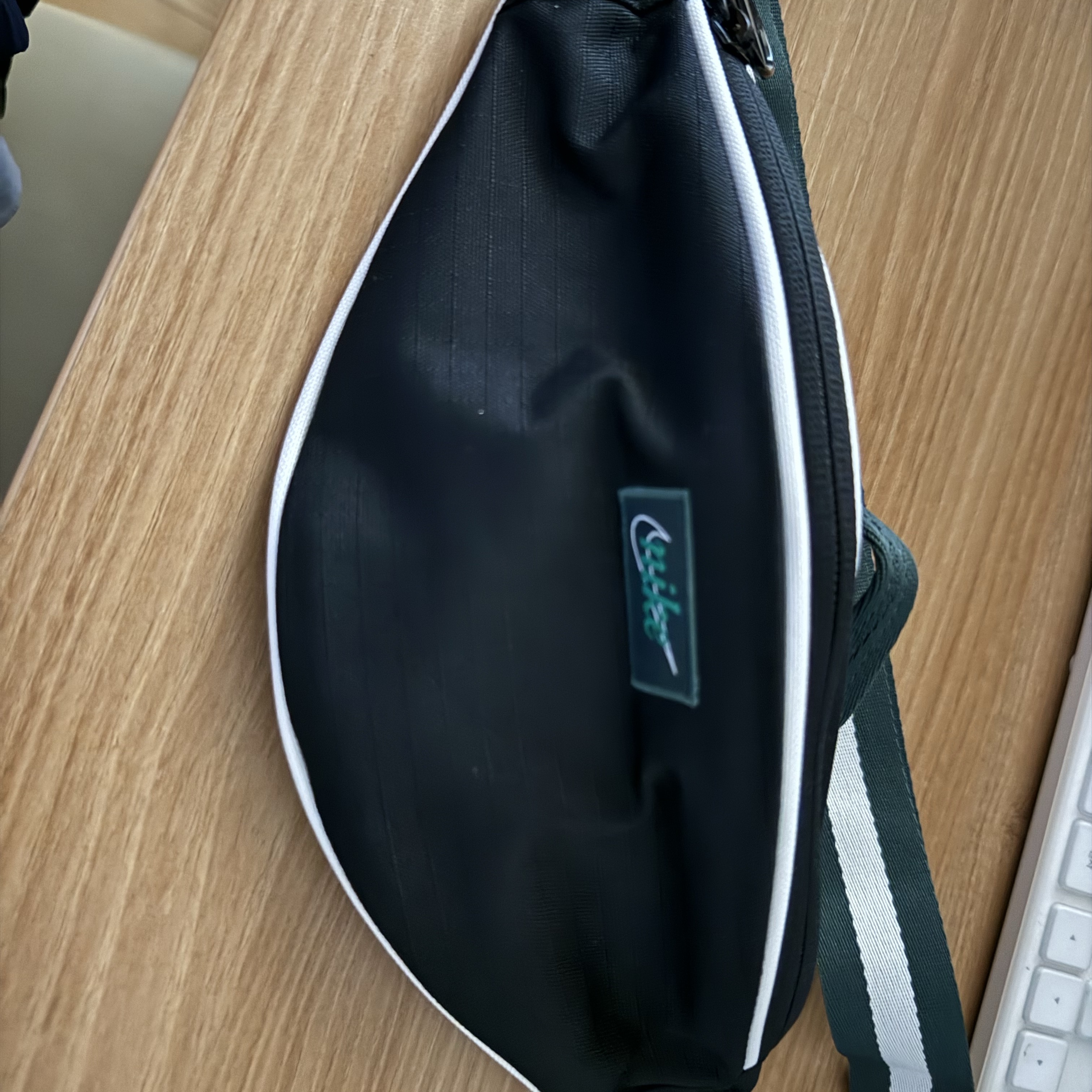 Nike Heritage Retro Fanny Pack Black 착용 스타일