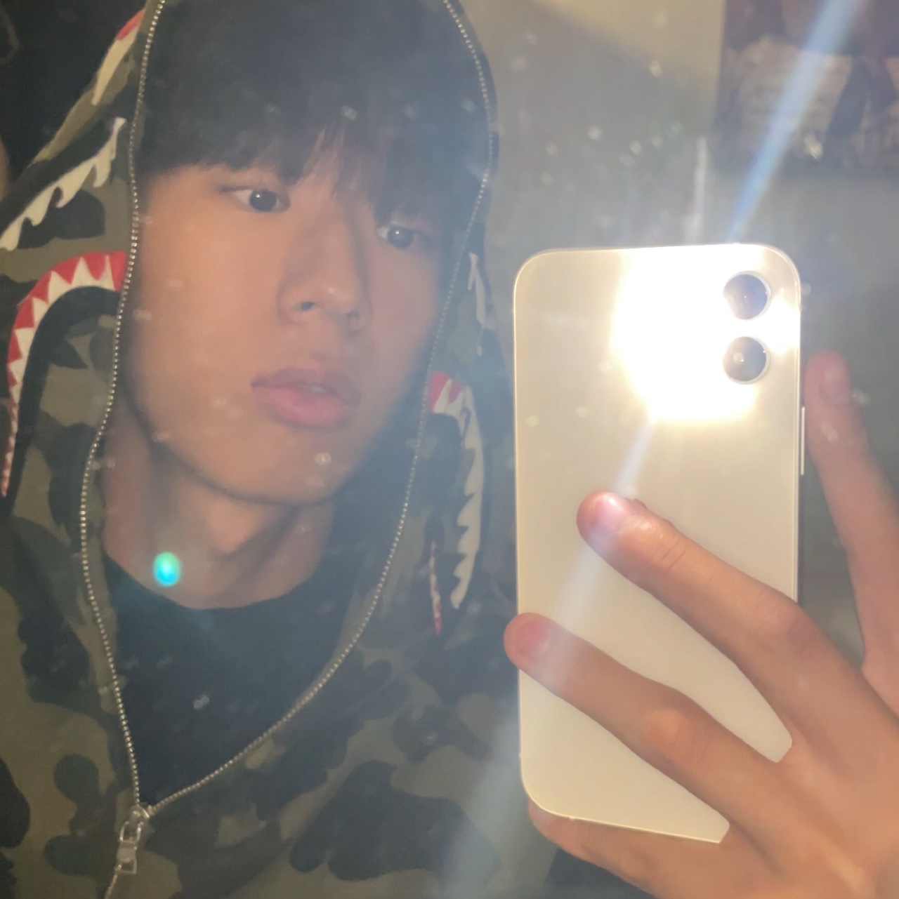 BAPE 1st Camo Shark Full Zip Hoodie Army Green 착용 스타일