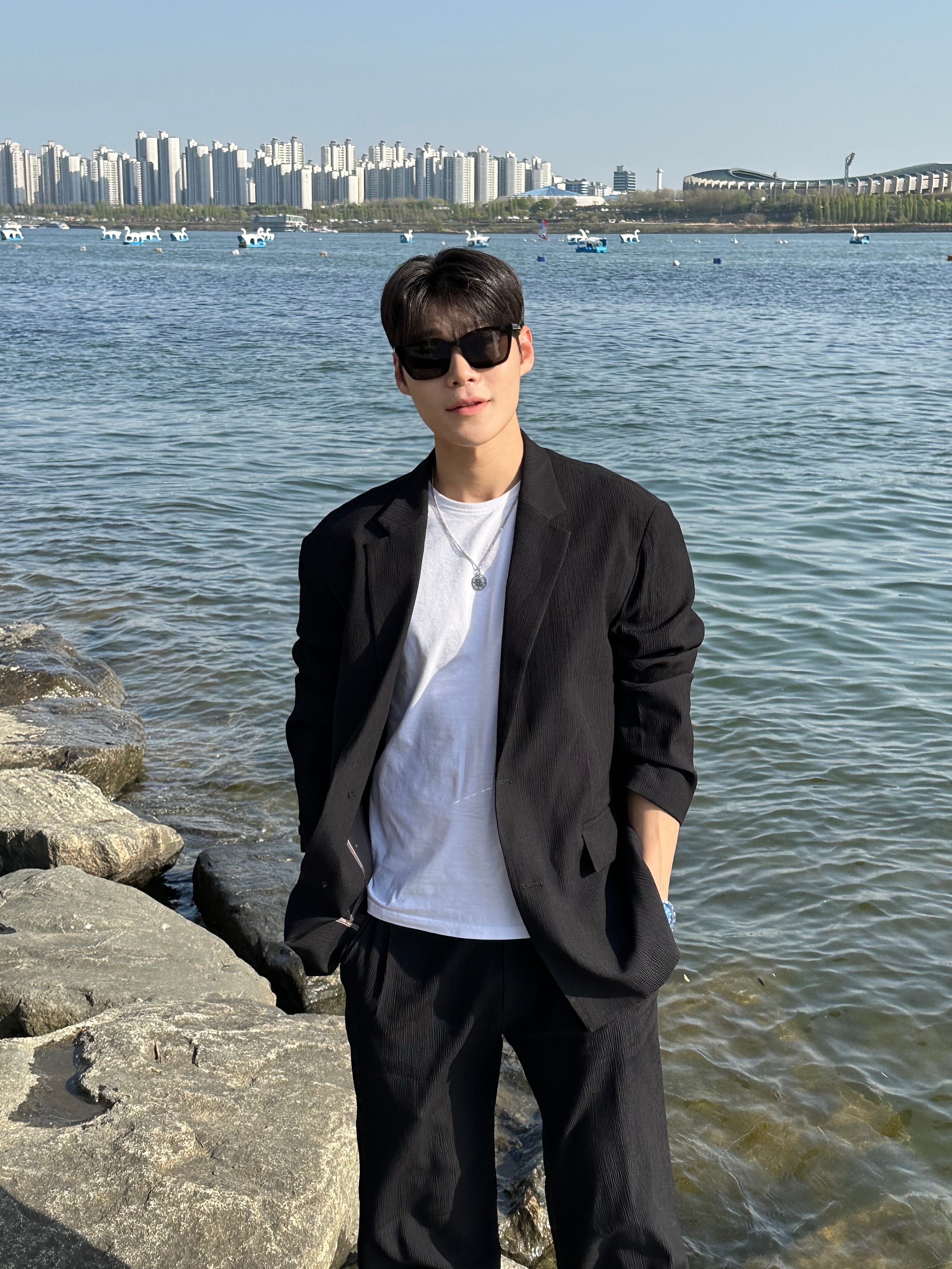 TNGT Kinoshita Seersucker Unconstructed Set-up Jacket Black 착용 스타일 - 1