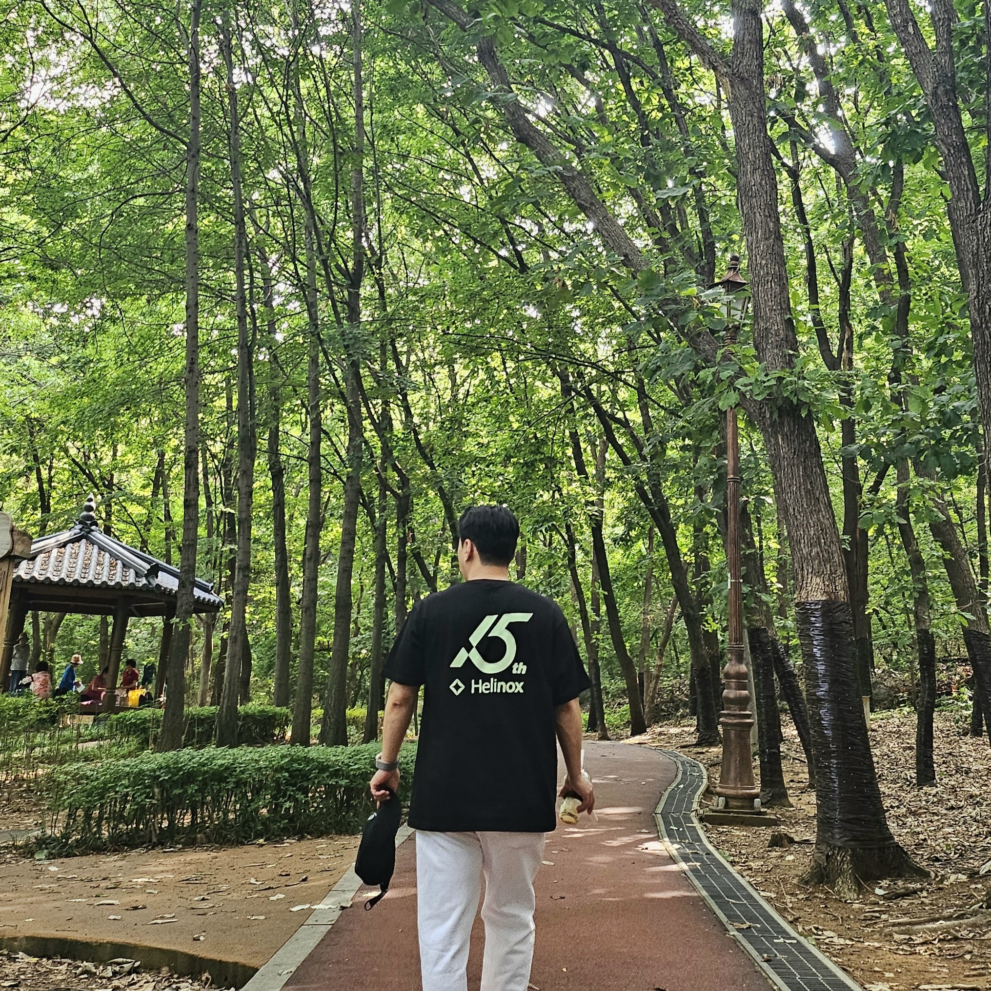 Helinox 15th Anniversary T-Shirt Black 착용 스타일