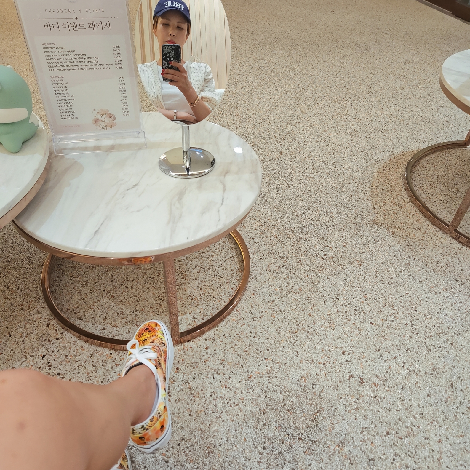 True Religion True Cap Navy, Vans Era Bandana Tie Dye Orange 착용 스타일 - 2