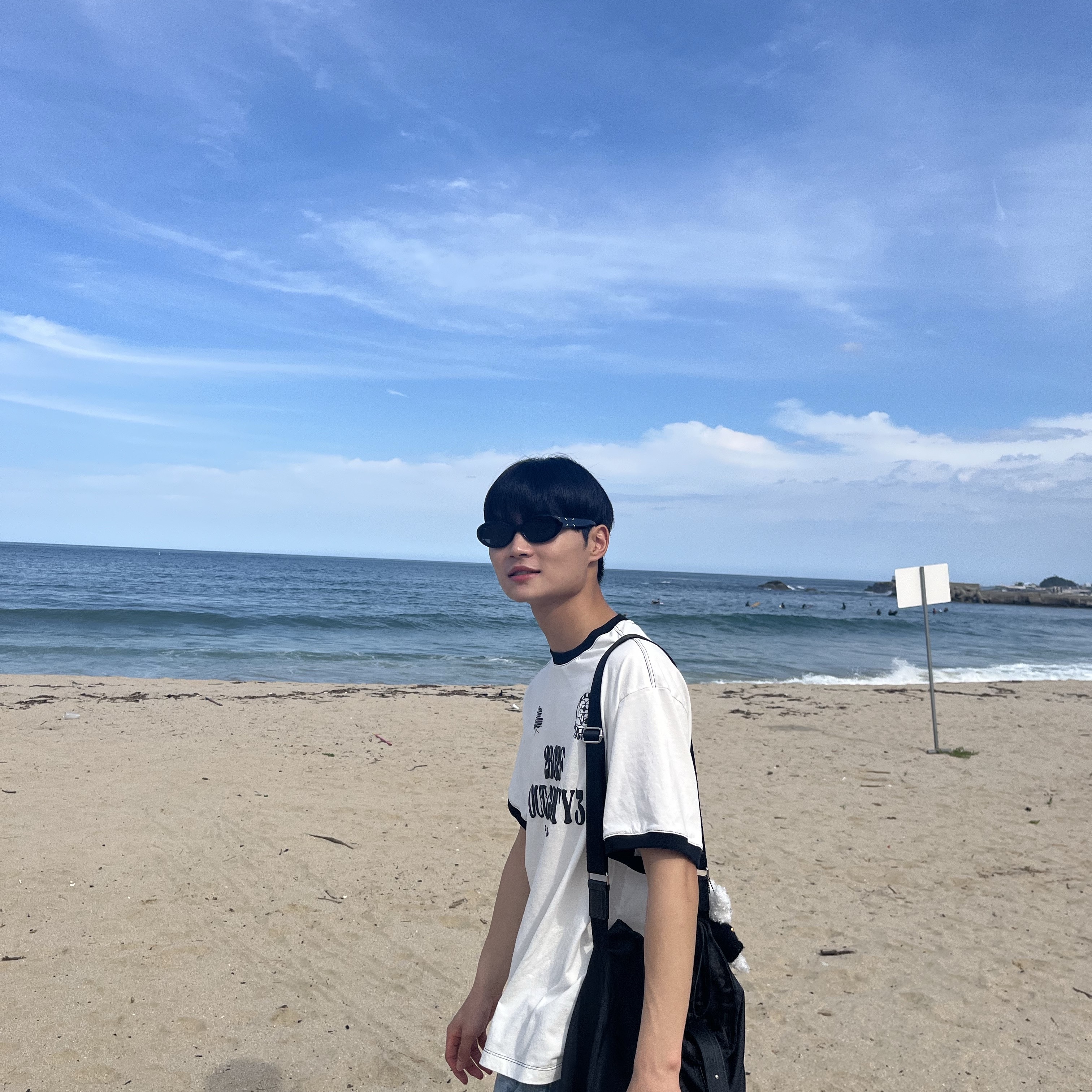 Gentle Monster x Maison Margiela MM107 Black Black 착용 스타일