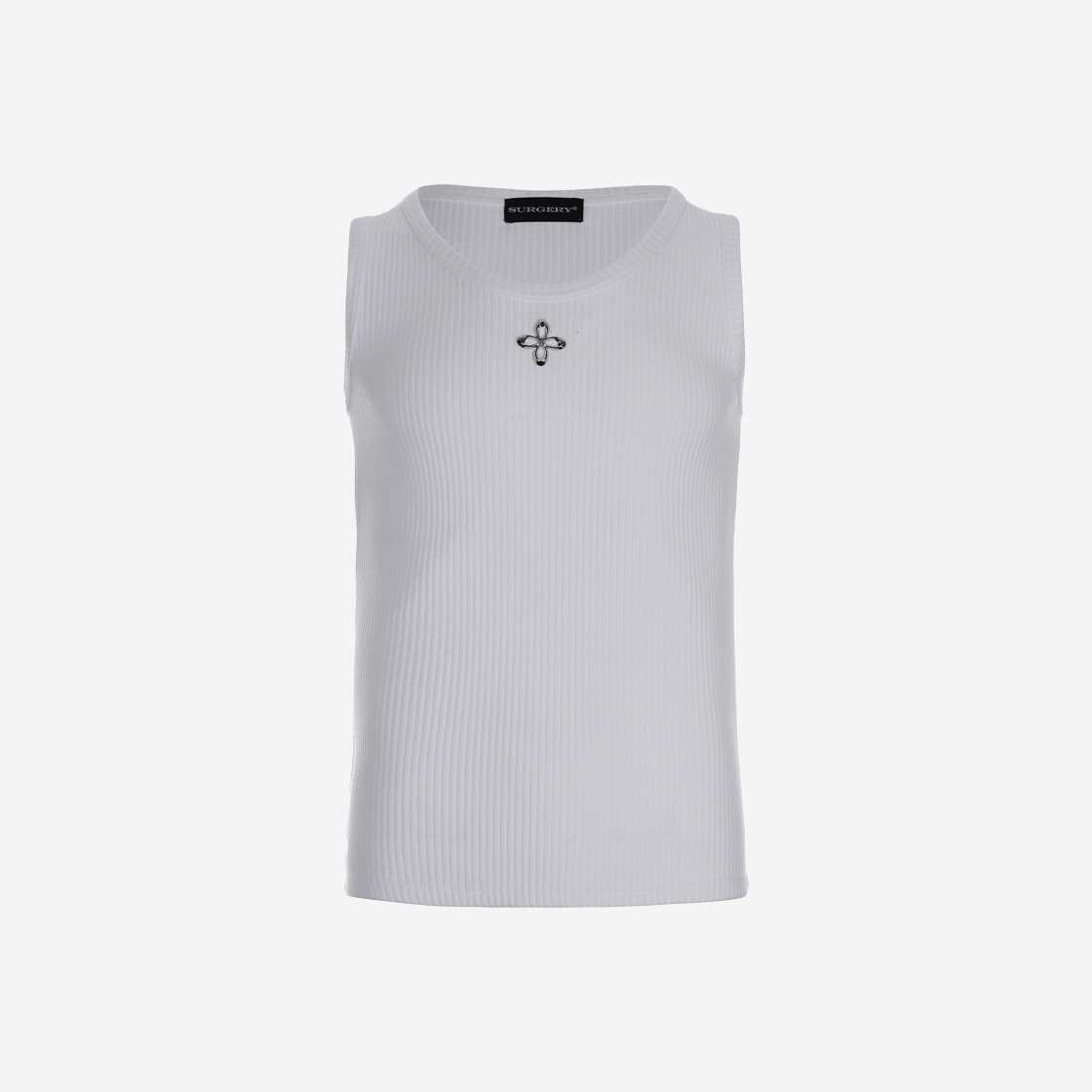 써저리 메탈 클로버 로고 슬리브리스 화이트(Surgery Metal Clover Logo Sleeveless White)