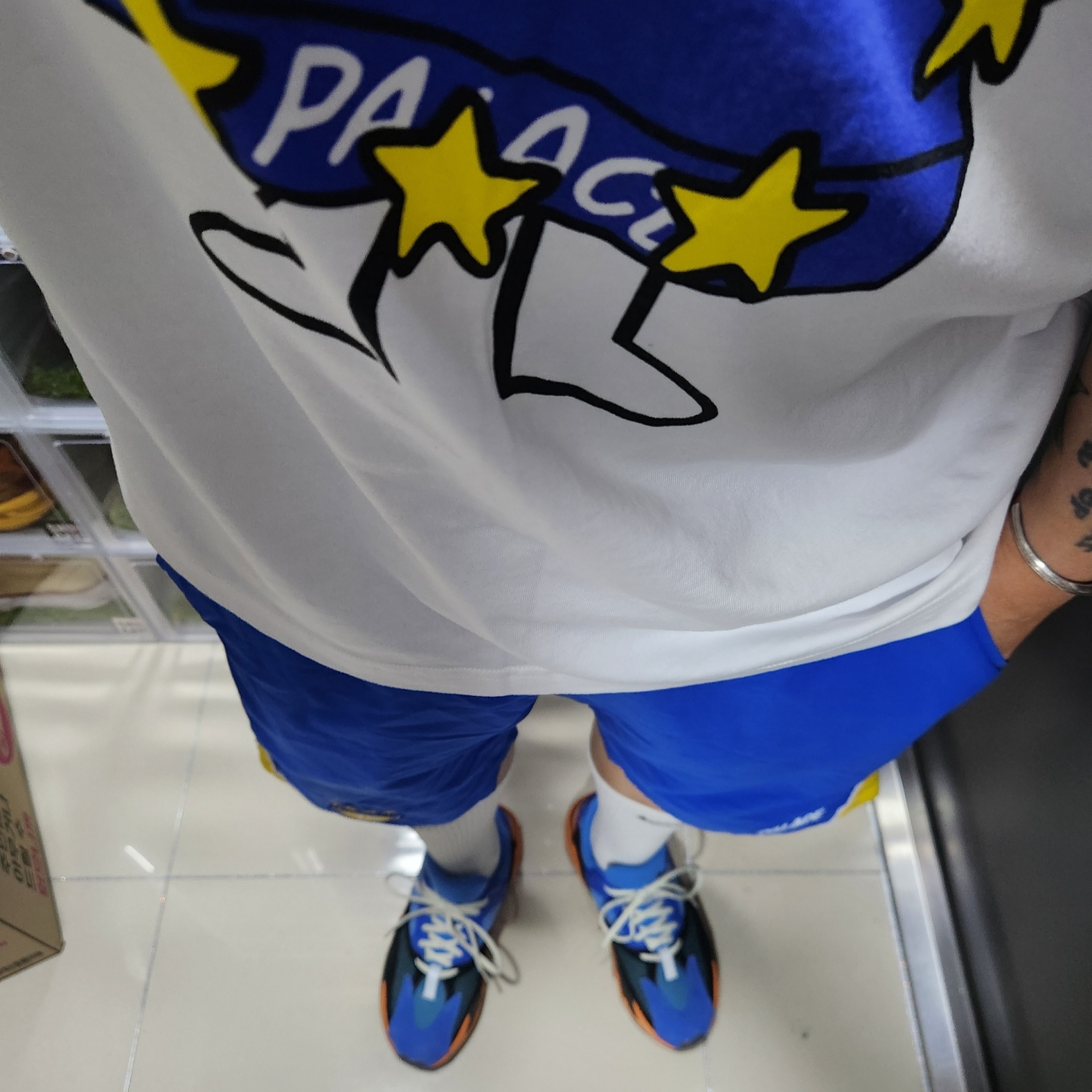 Palace Massimo Forza Shorts Ultra - 23SS, Palace Missing EU T-Shirt White - 23SS 착용 스타일 - 1