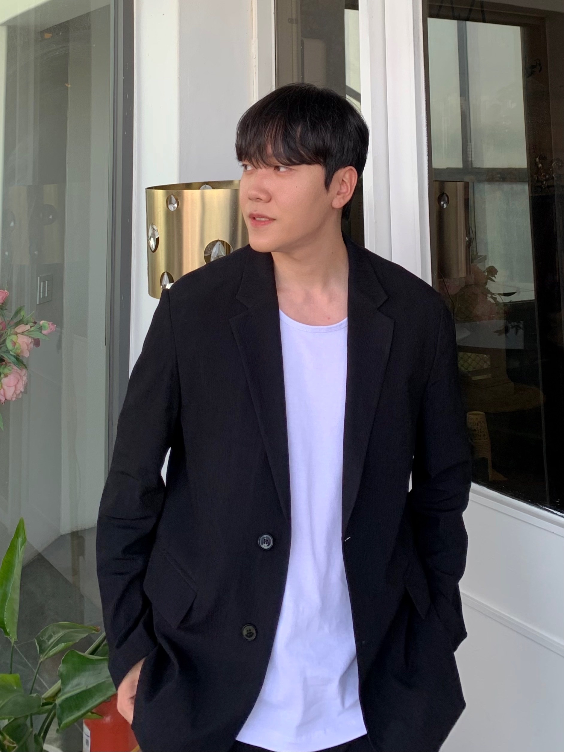 TNGT Kinoshita Seersucker Unconstructed Set-up Jacket Black 착용 스타일 - 5