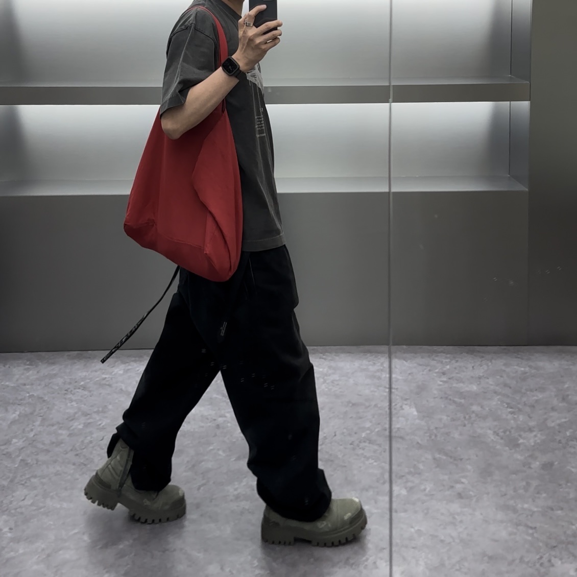 Balenciaga Denim Size Sticker Baggy Pants in Black, Balenciaga Combat Strike 20mm Boot Kaki 착용 스타일 - 1