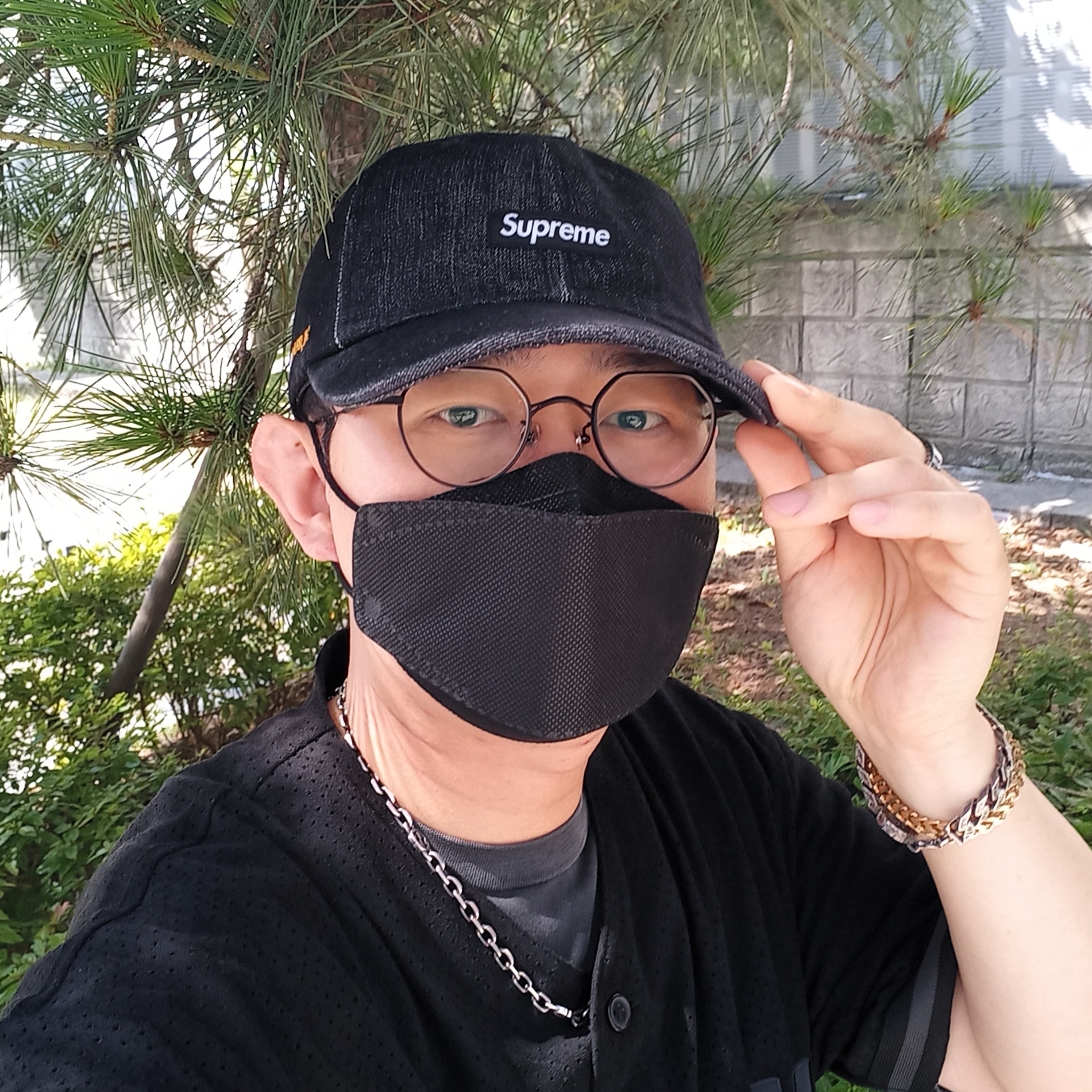 Supreme Cordura Denim Small Box 6-Panel Black - 24SS, Supreme Ultrasuede Mesh Baseball Jersey Black - 24SS 착용 스타일 - 2