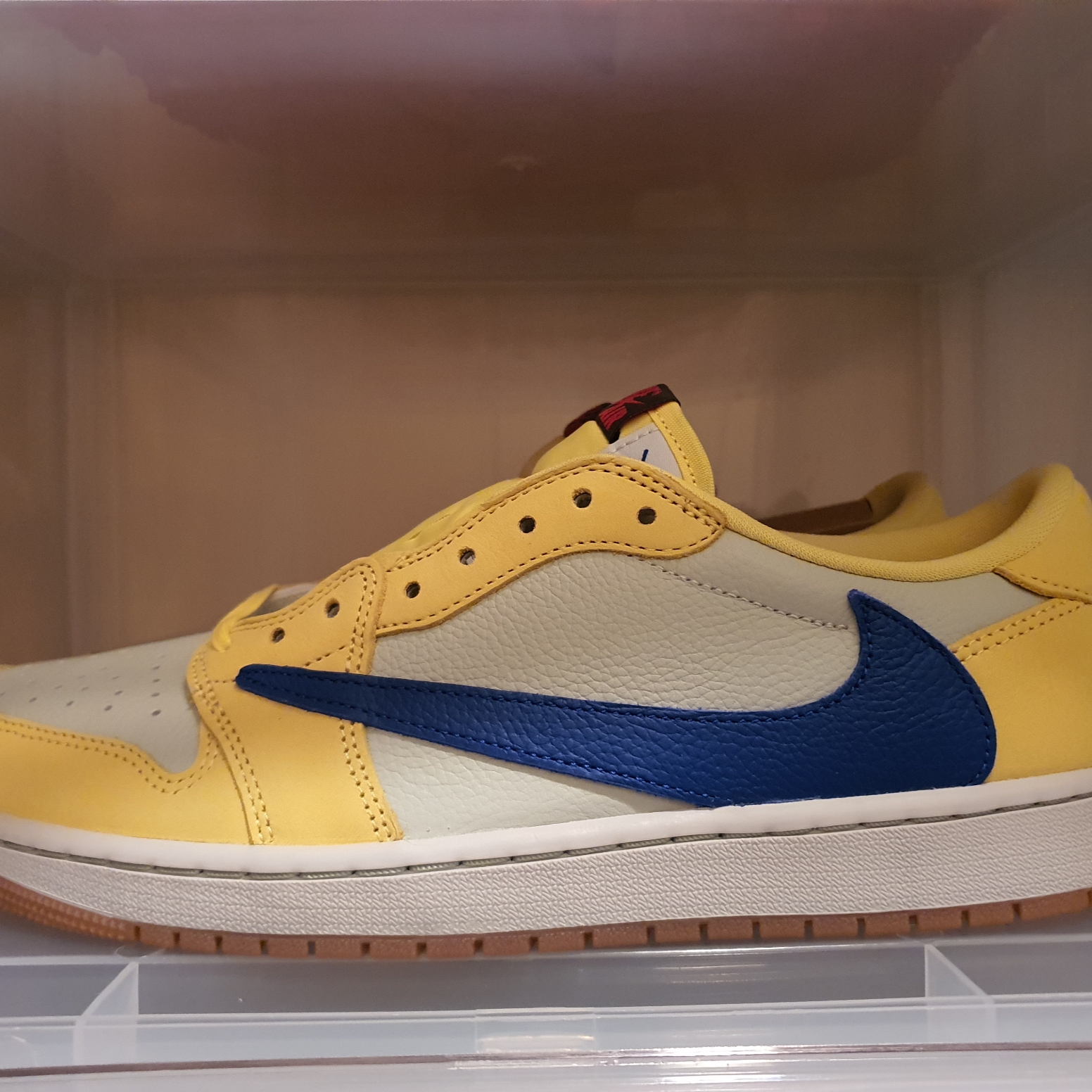 (W) Jordan 1 x Travis Scott Retro Low OG SP Canary 착용 스타일