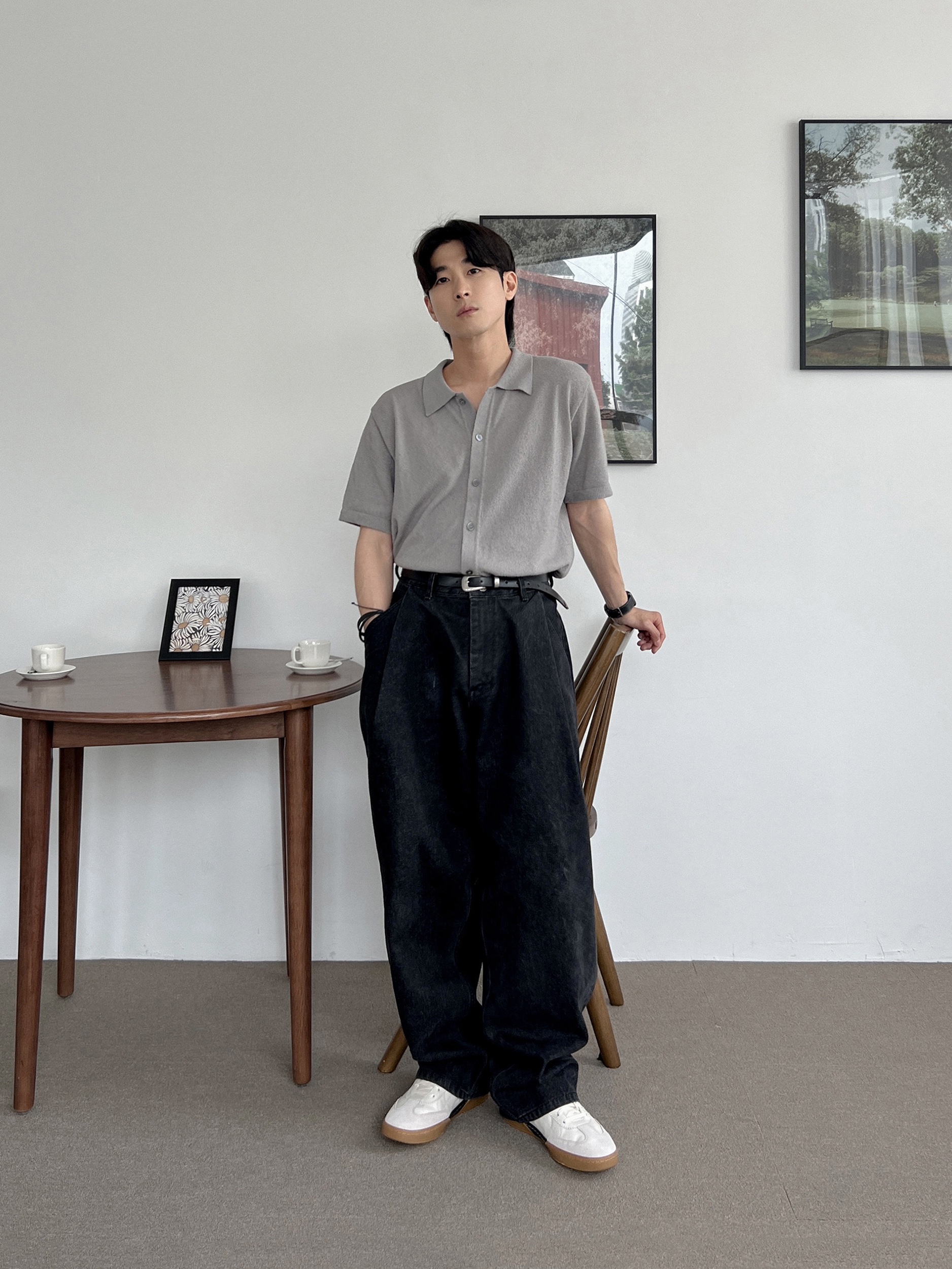 TNGT Loose-Fit Terry Boucle Cardigan Khaki Gray 착용 스타일 - 1