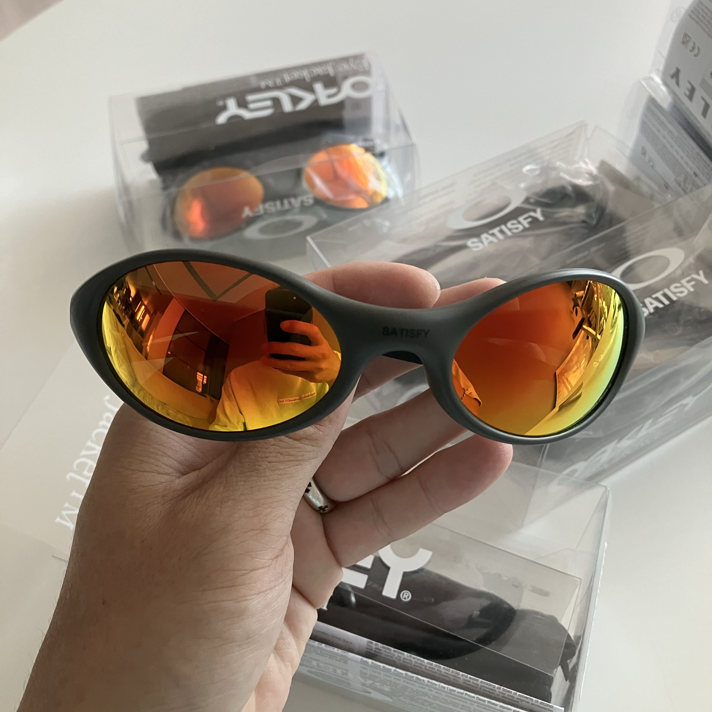 Oakley x Satisfy Eye Jacket Matte Olive 착용 스타일
