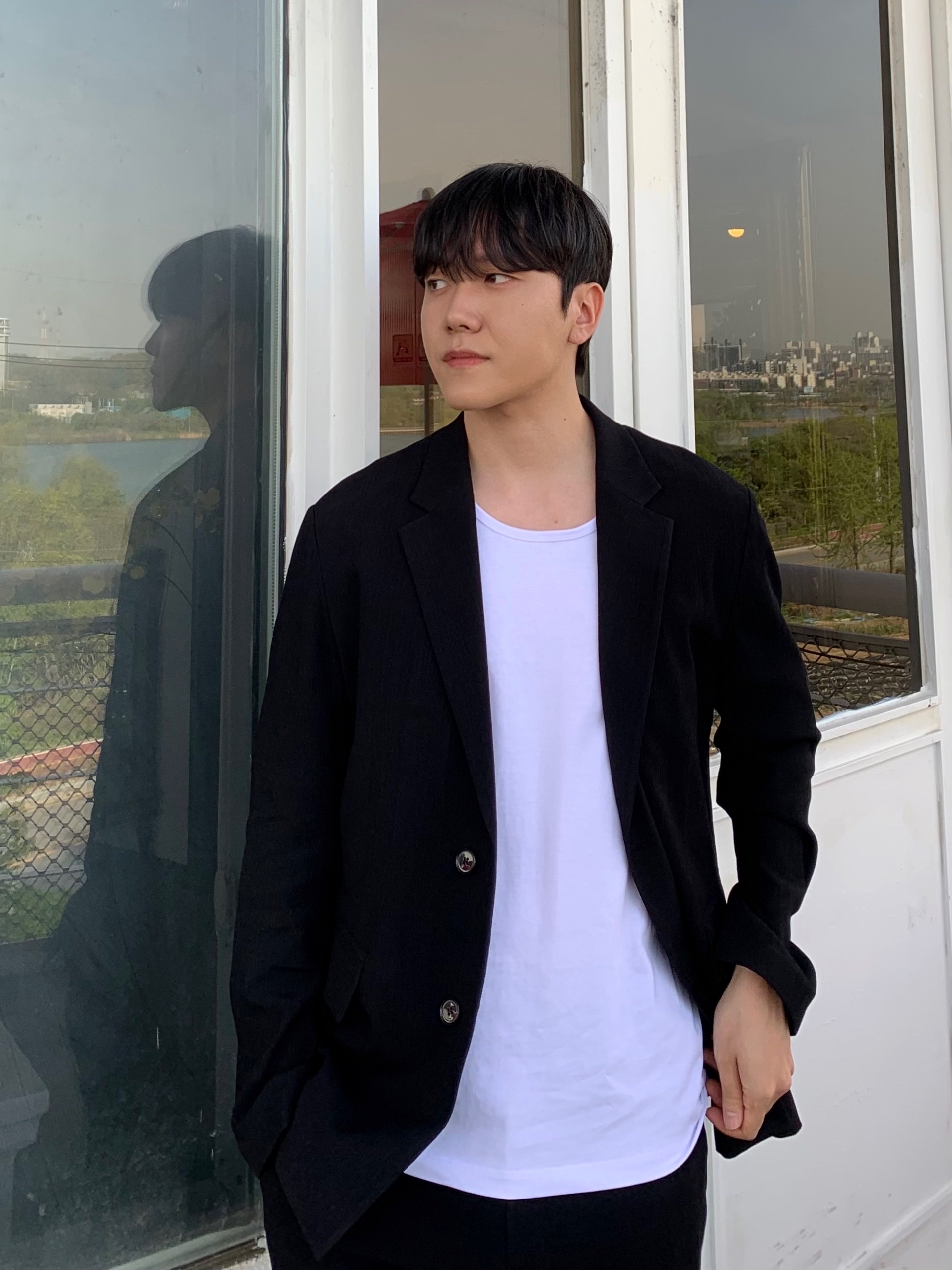 TNGT Kinoshita Seersucker Unconstructed Set-up Jacket Black 착용 스타일 - 1