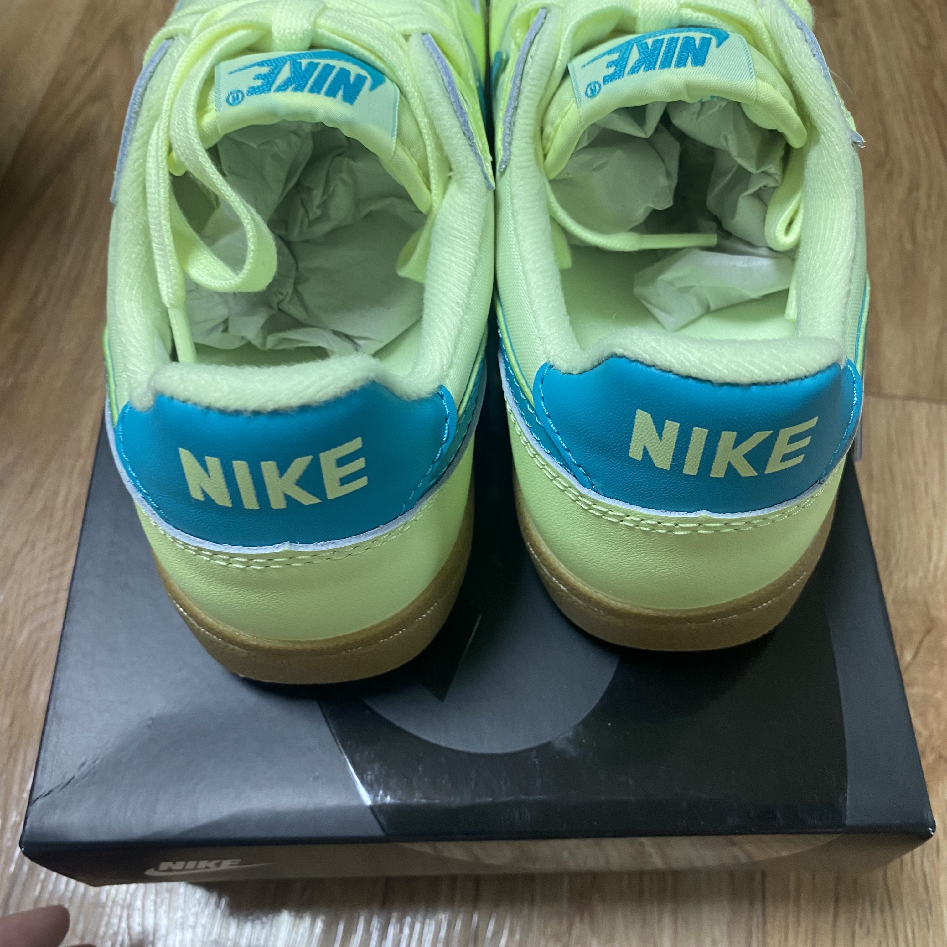 Nike Field General 82 Barely Volt and Dusty Cactus 착용 스타일 - 3