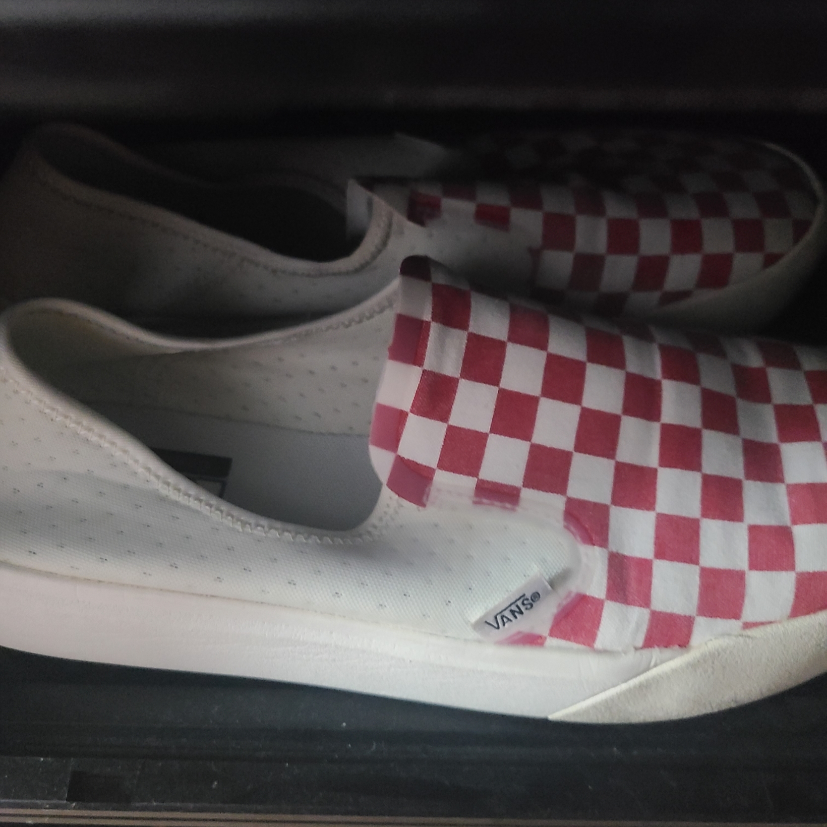 Vans ComfyCush One Checkerboard Racing Red Marshmallow 착용 스타일