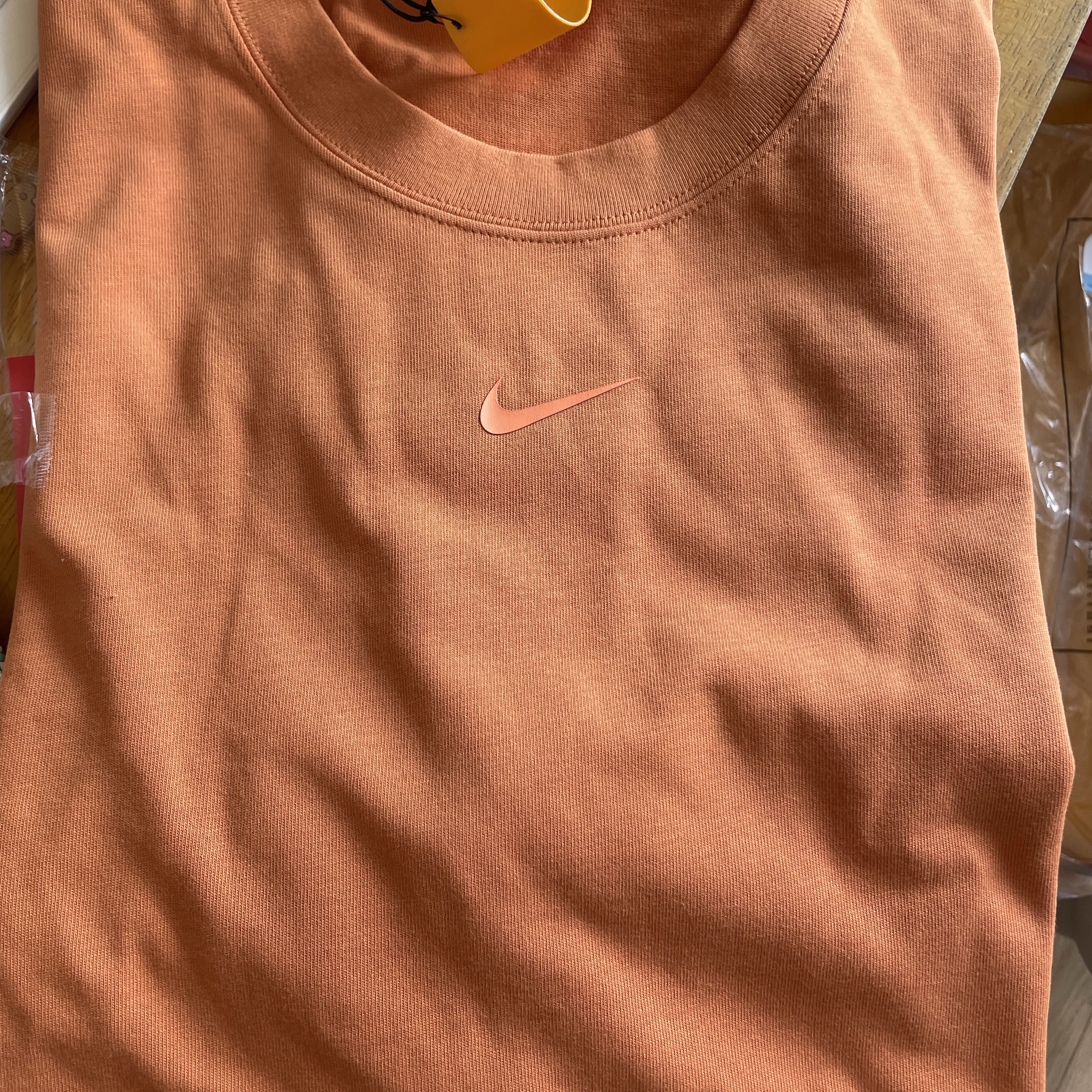 Nike x Drake Nocta Max 90 T-Shirt Hot Curry (FN7663-808) 착용 스타일