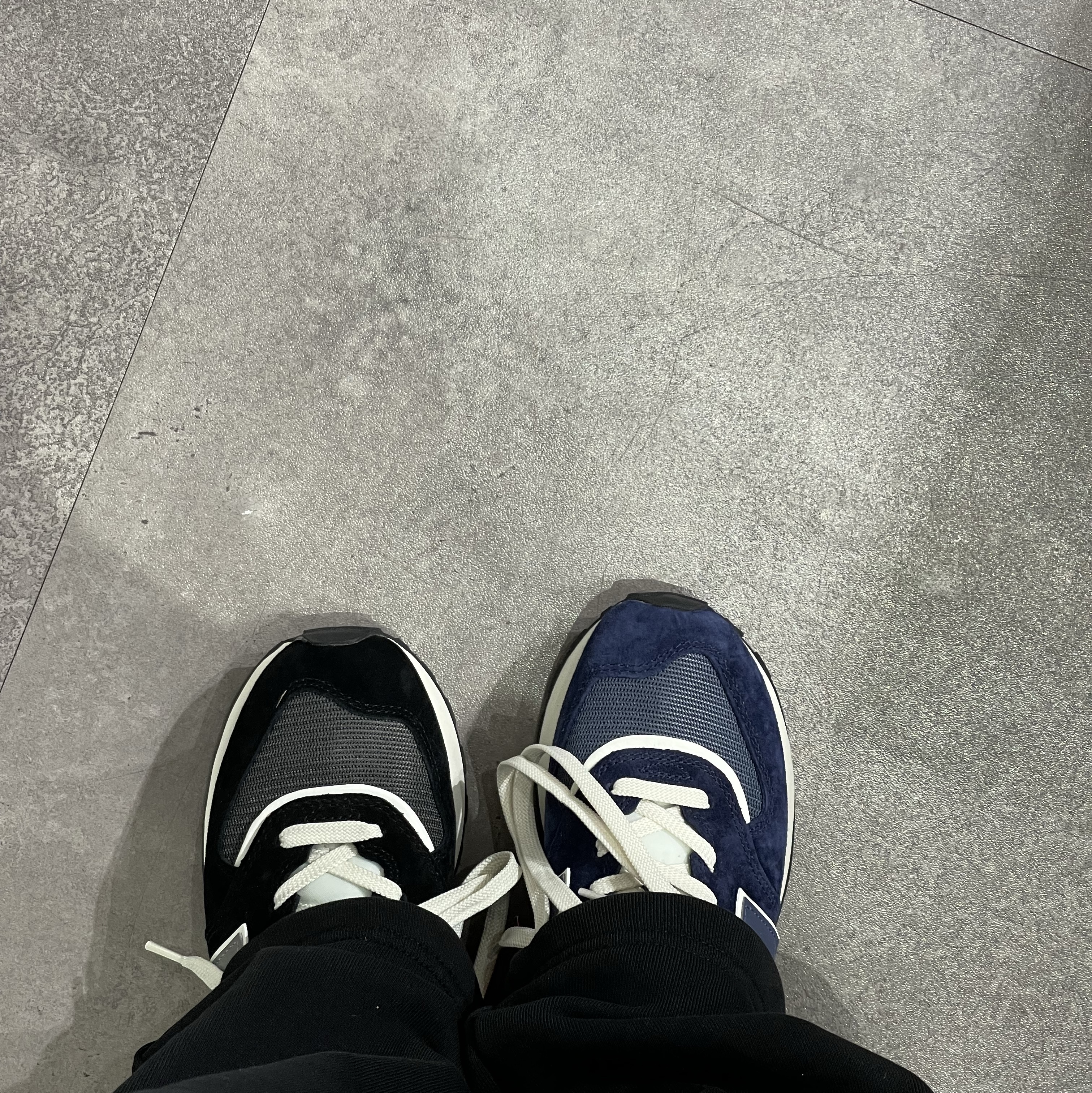 New Balance 574 Legacy Navy, New Balance 574 Legacy Black 착용 스타일