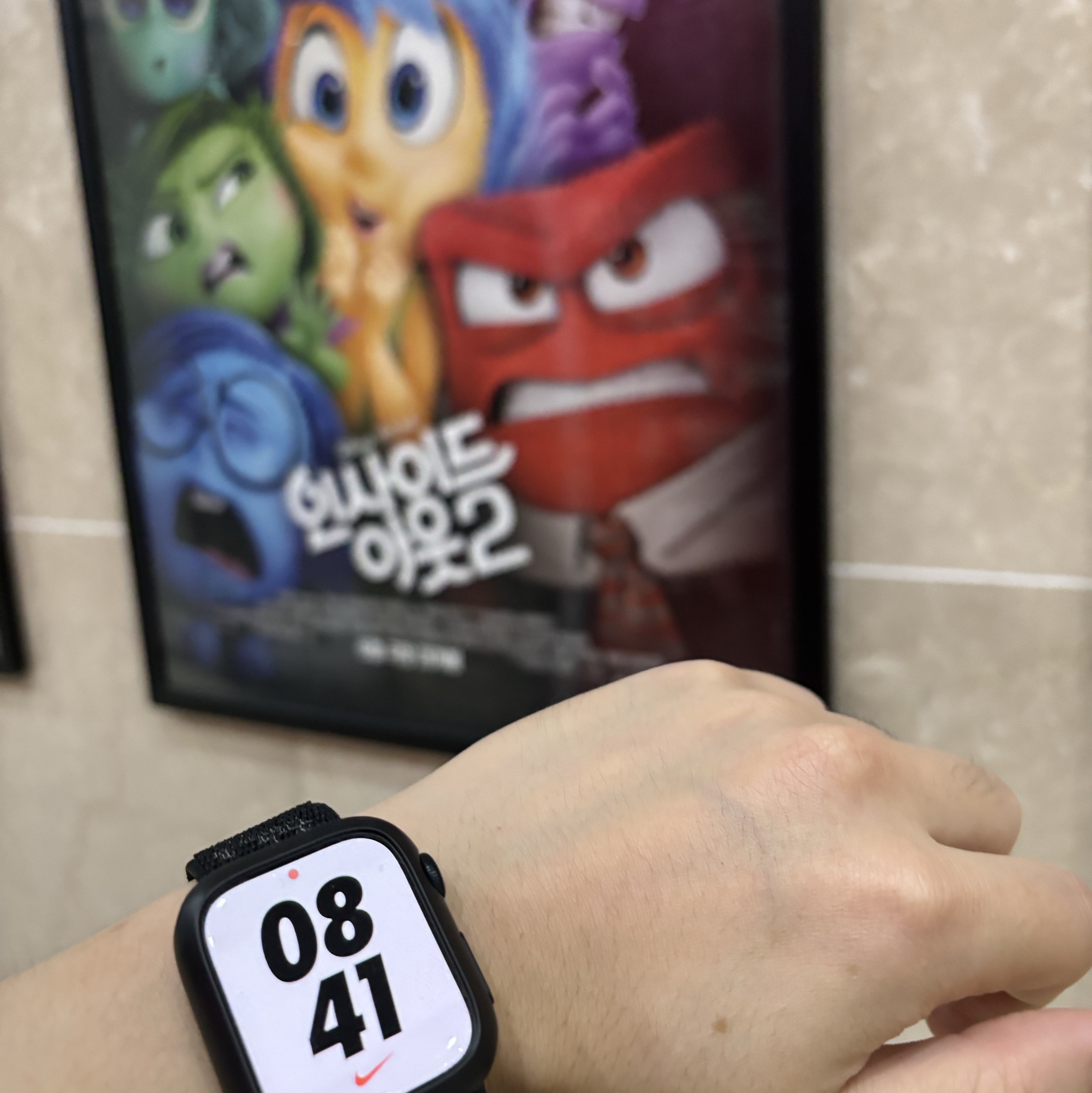 Apple Watch Series 8 41mm GPS Midnight Aluminium Case with Sport Band Midnight (Korean Ver.) 착용 스타일 - 1