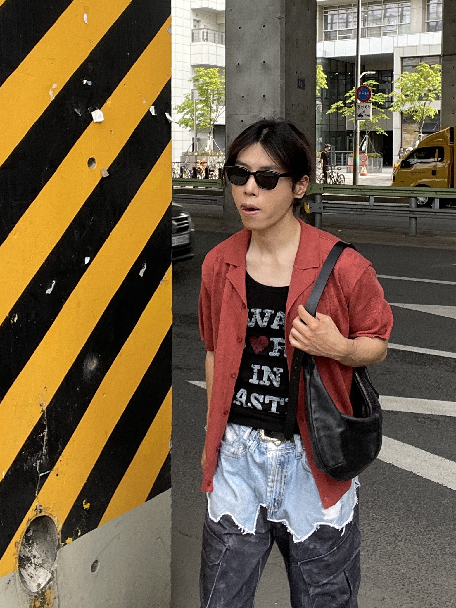 Gentle Monster x Maison Margiela MM007 Black Black 착용 스타일 - 4