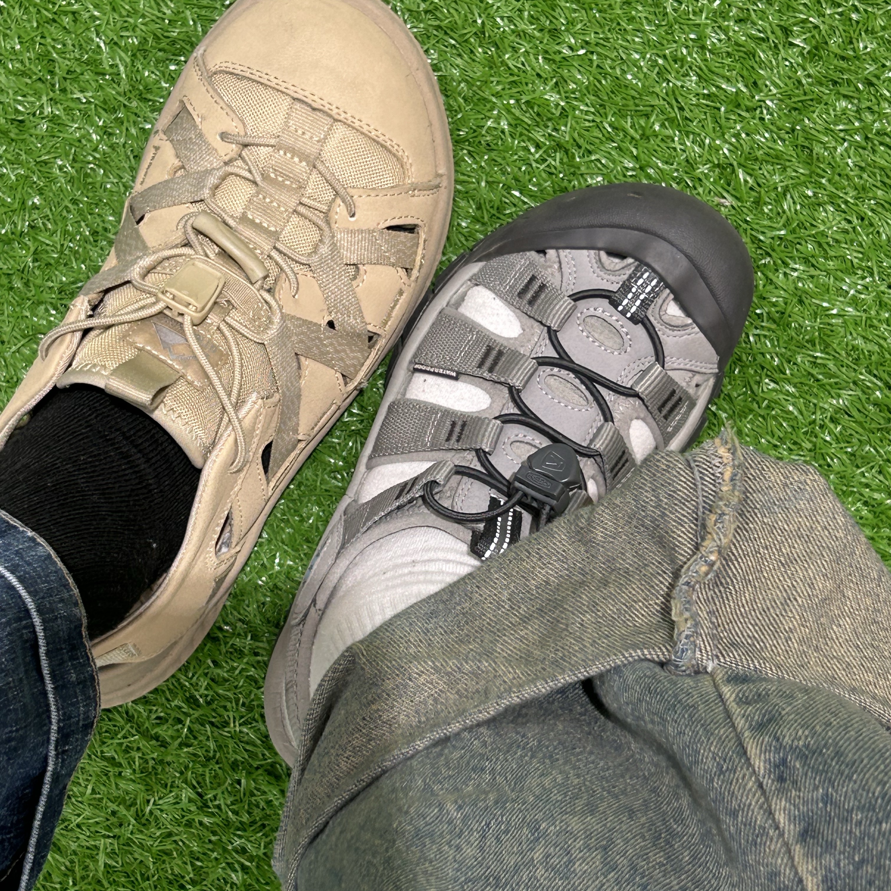 (W) Keen Newport H2 Grey Smoke Blue 착용 스타일 - 1