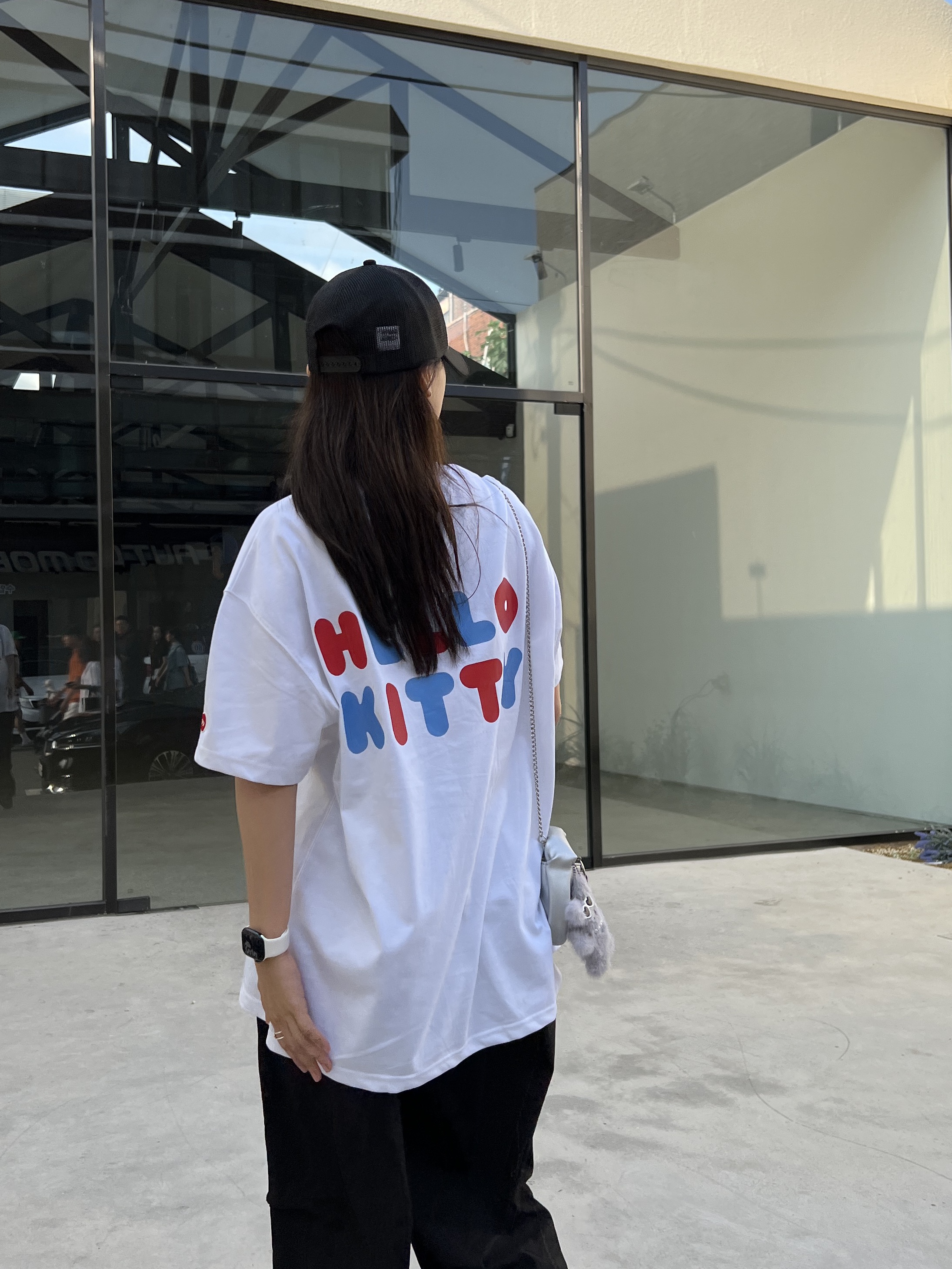 Open Yy x Hello Kitty T-Shirt White, Chrome Hearts Silichrome CH Cross Pendant White 2022/2023 착용 스타일 - 5