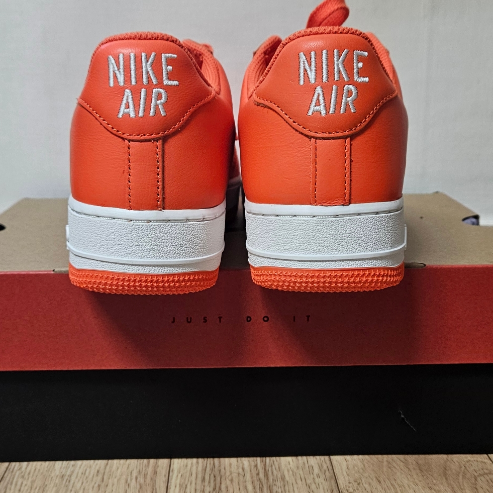 Nike Air Force 1 Low Retro Color of The Month Safety Orange 착용 스타일