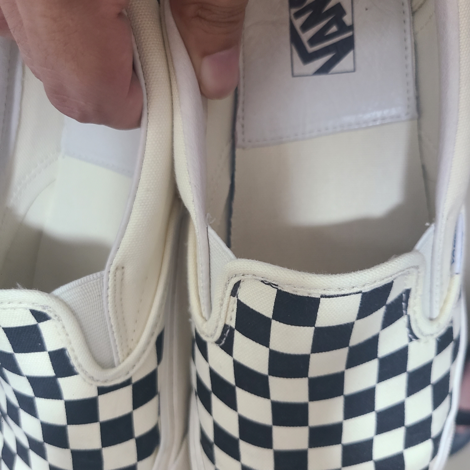 Vans Vault OG Classic Slip-On LX Checkerboard 착용 스타일