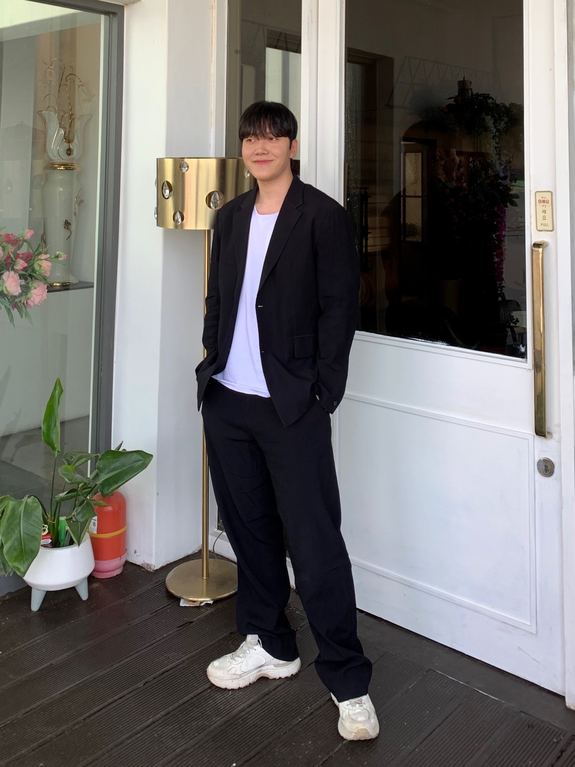 TNGT Kinoshita Seersucker Unconstructed Set-up Jacket Black 착용 스타일 - 4