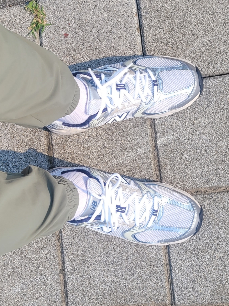 New Balance 530 Steel Grey 착용 스타일