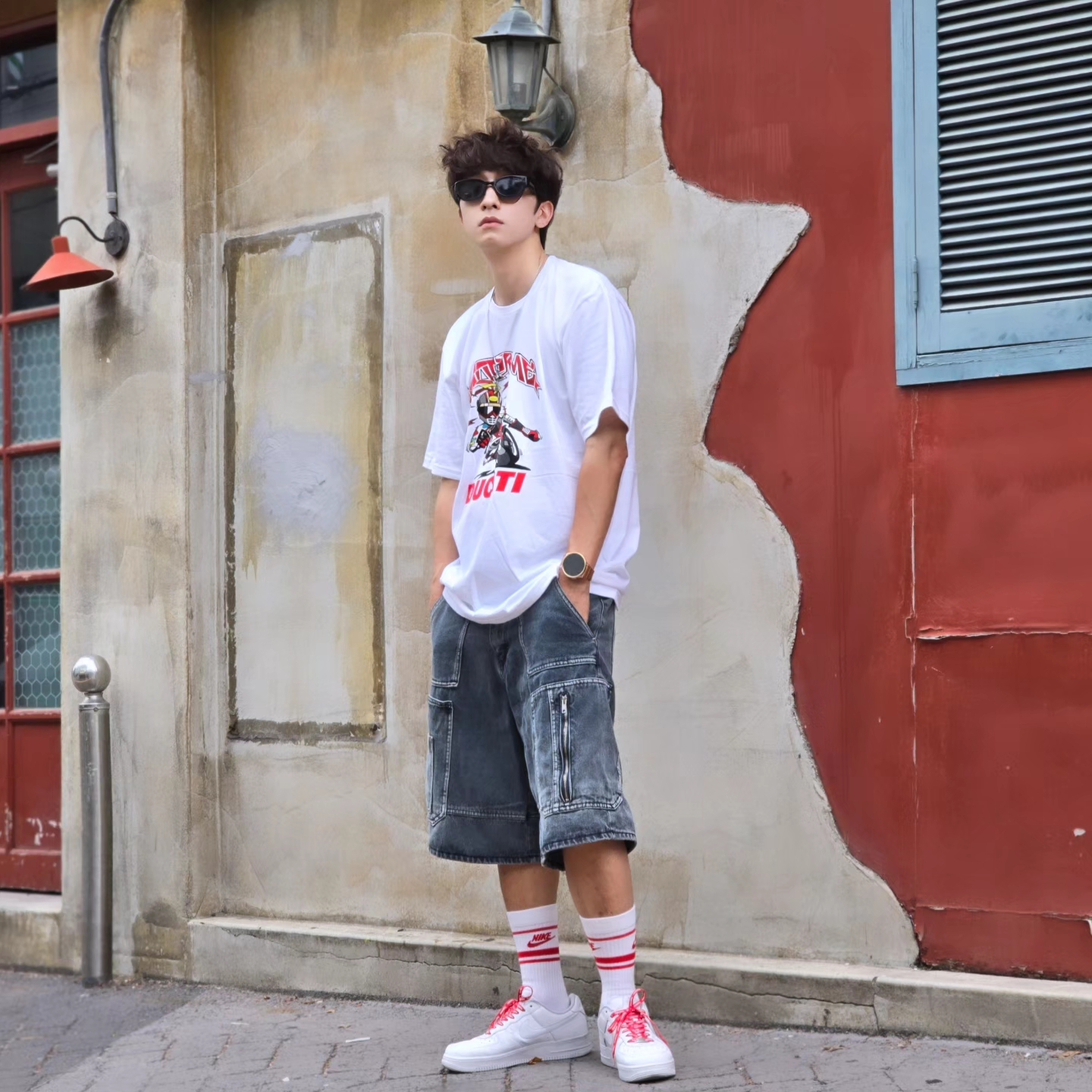 Supreme x Ducati Bike T-Shirt White - 24SS, Nike x Supreme Air Force 1 Low White 착용 스타일 - 10