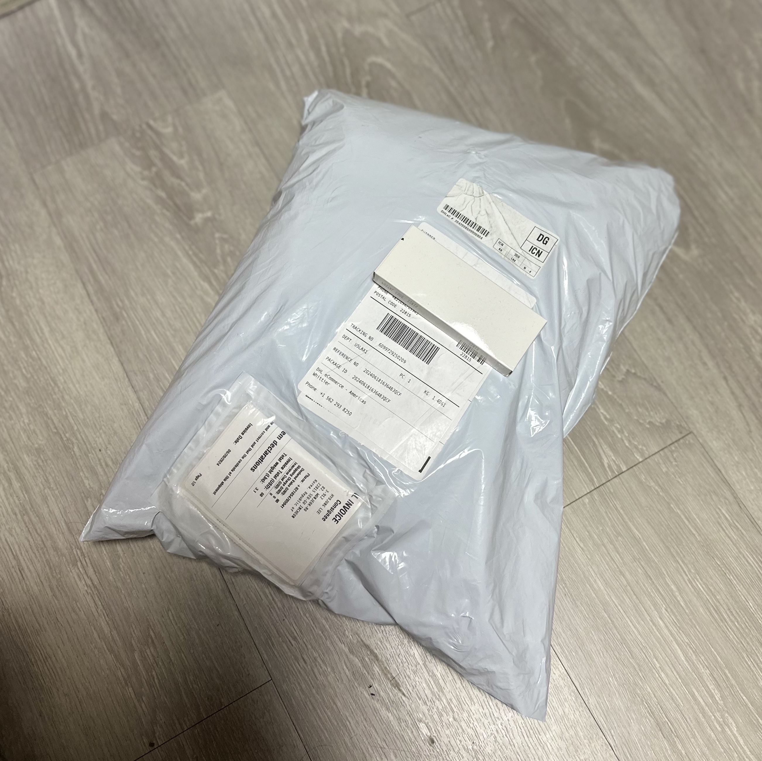 Yeezy x Gosha Rubchinskiy YZY Black Dogs T-Shirt Heather Grey, Yeezy x Gosha Rubchinskiy YZY Black Dogs Hoodie Heather Grey 착용 스타일 - 1