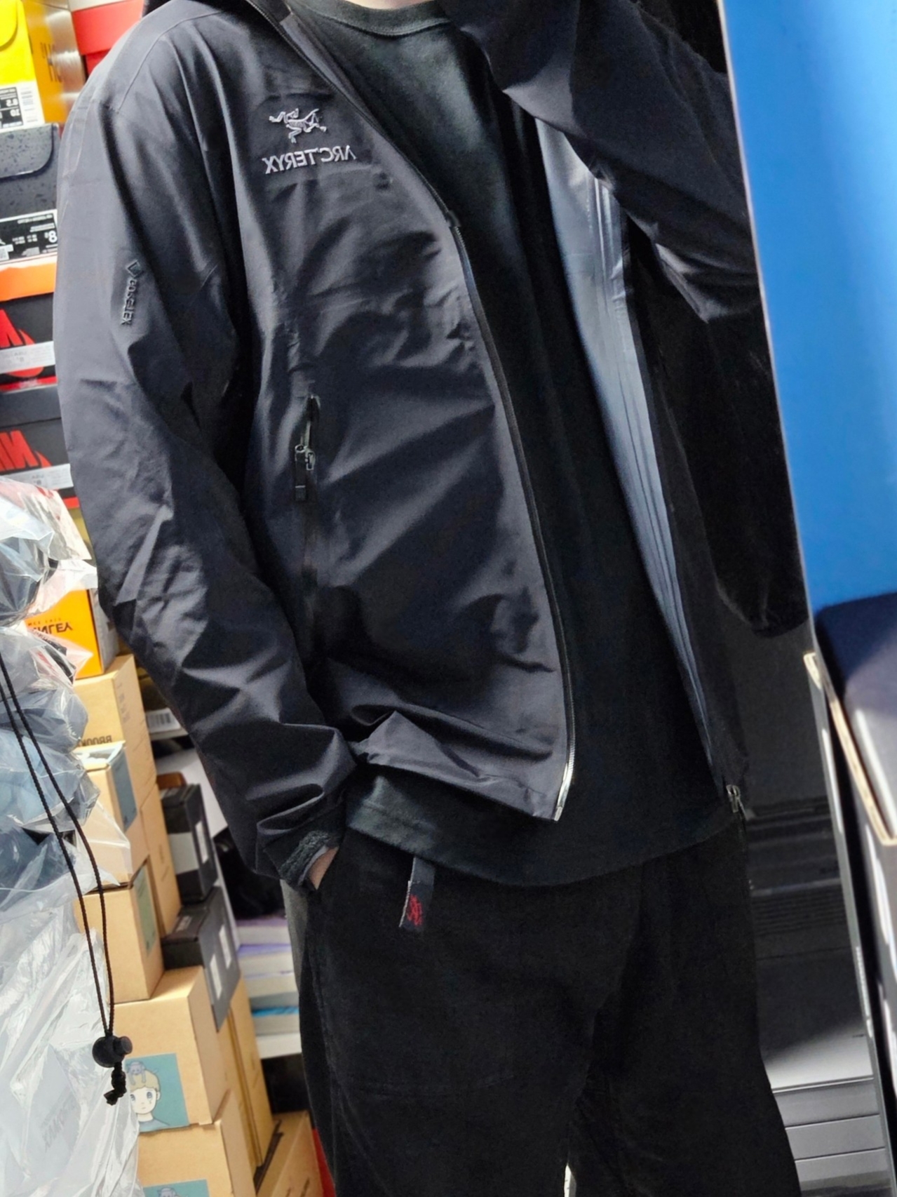 Arc'teryx Beta LT Jacket Black 착용 스타일 - 3