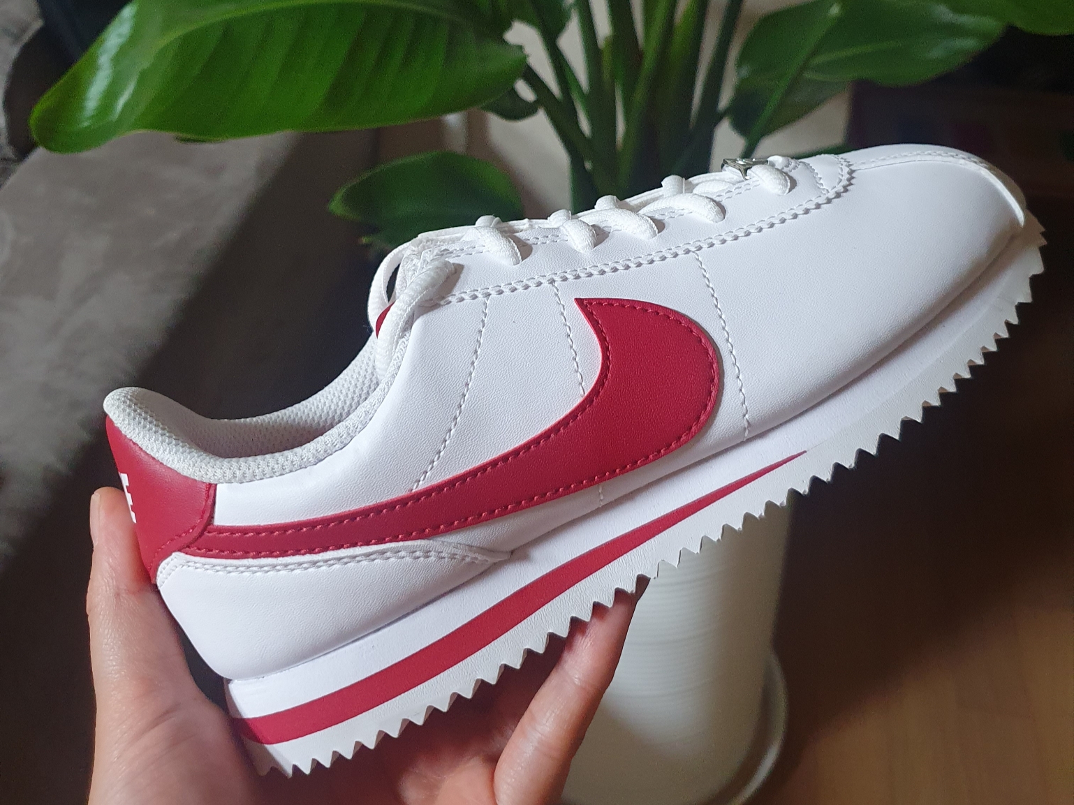 (W) Nike Cortez White Red Stardust 착용 스타일