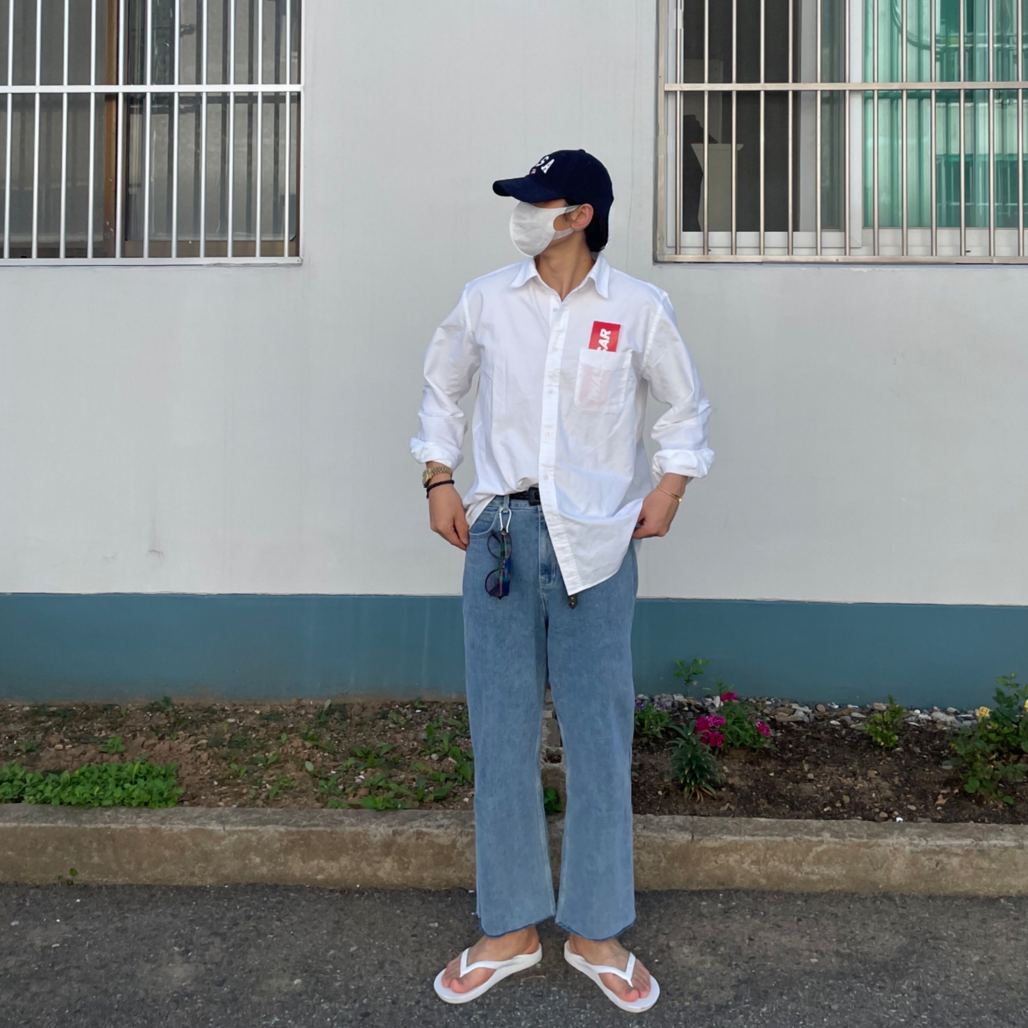Ray-Ban Vagabond Polished Black Frame Green Classic G-15 Lenses High Bridge Fit, ARCHIES Arch Support Flip Flops White 착용 스타일 - 1