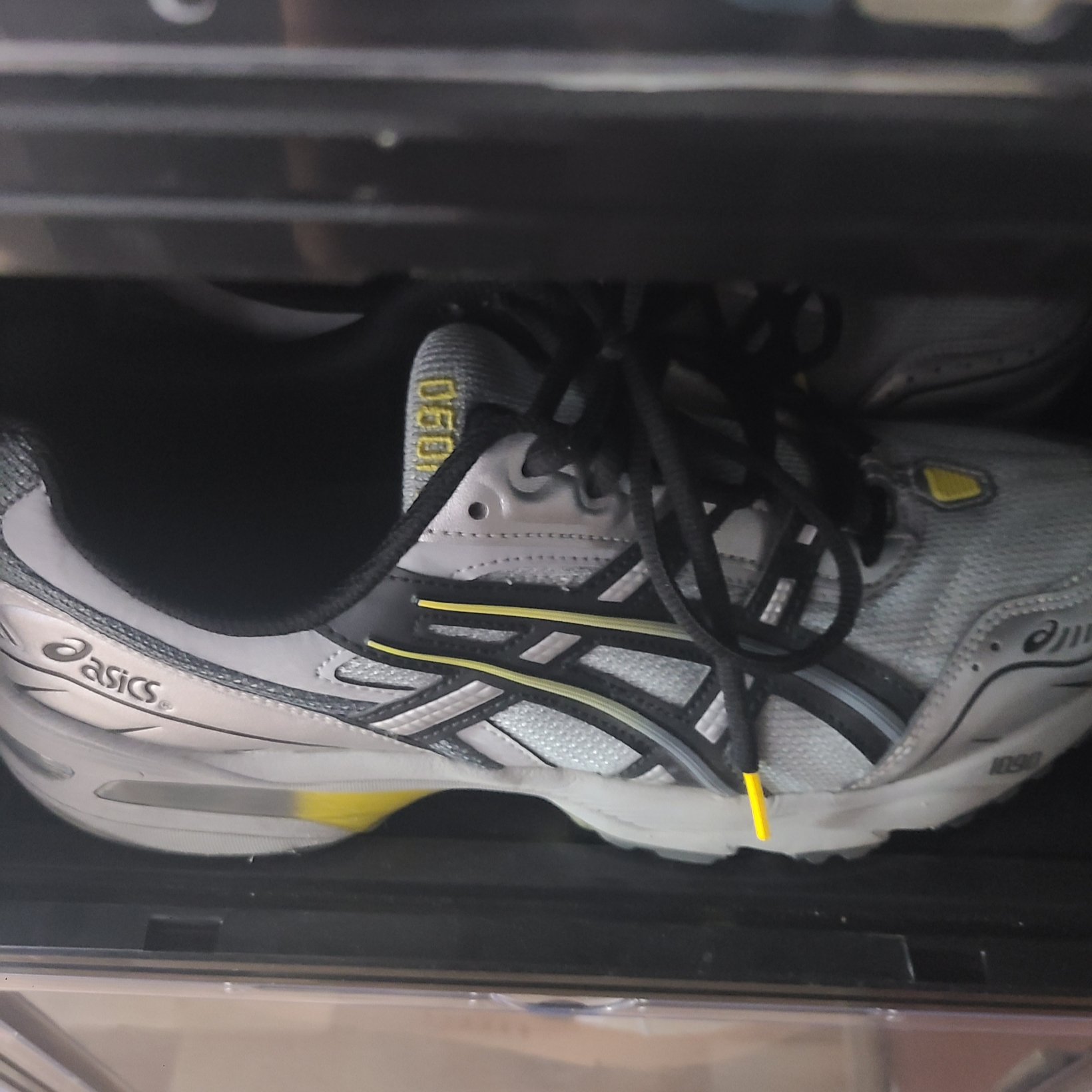 Asics Gel-1090 Mid Grey Black 착용 스타일