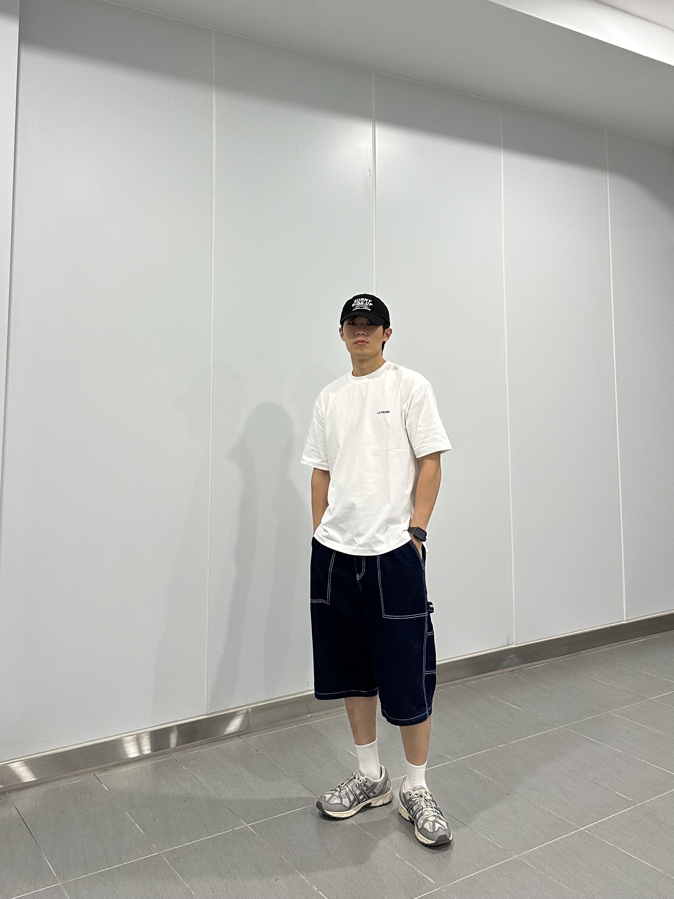 TNGT Semi-Over Fit Tiger Graphics Half T-Shirts Cream 착용 스타일 - 2