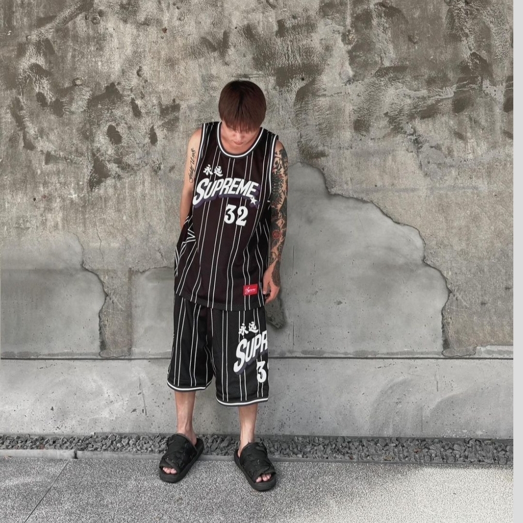 Supreme Star Basketball Jersey White - 24SS, Supreme Star Basketball Jersey Black - 24SS 착용 스타일 - 3