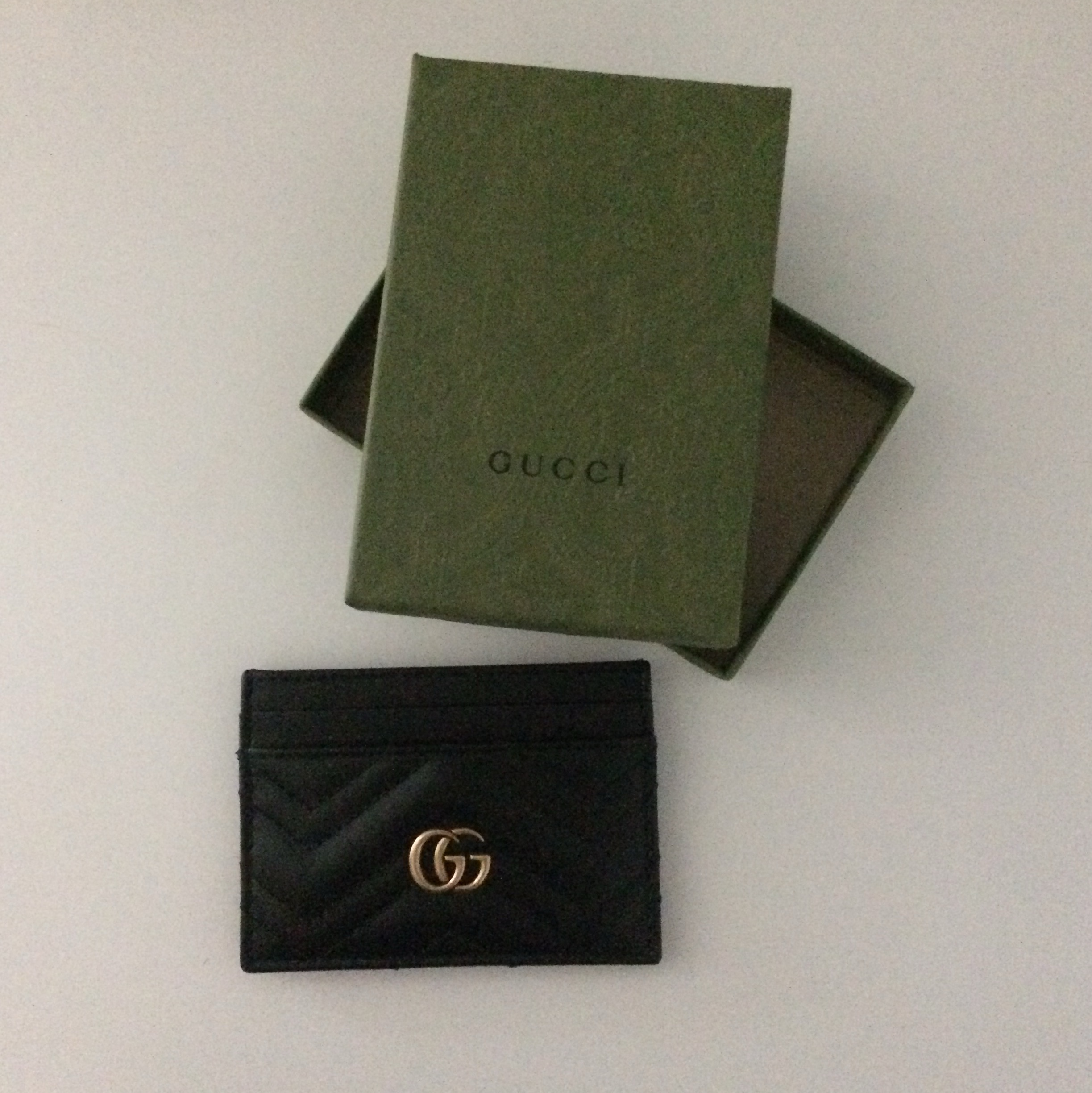 Gucci GG Marmont Card Case Black 착용 스타일